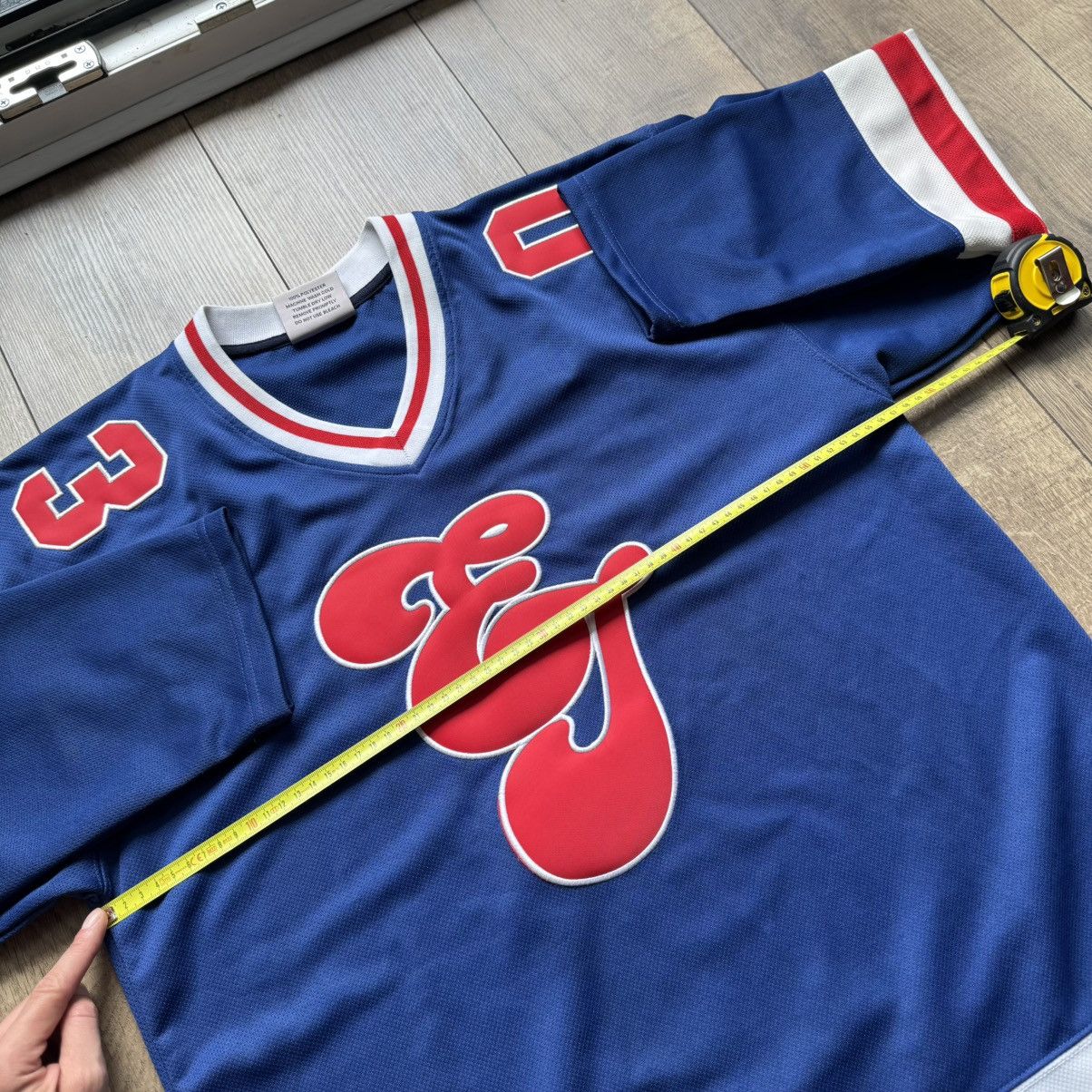 Band Tees Vintage Elton John Hockey Band Jersey Merch 90s NHL rock Size US M / EU 48-50 / 2 - 12 Thumbnail