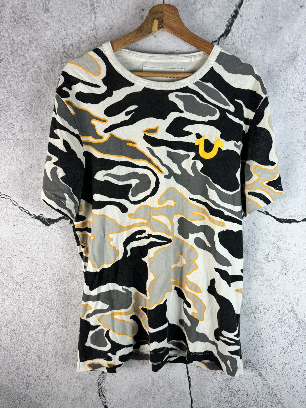 True Religion True Religion Camo T Shirt Medium Size US L / EU 52-54 / 3 - 2 Thumbnail