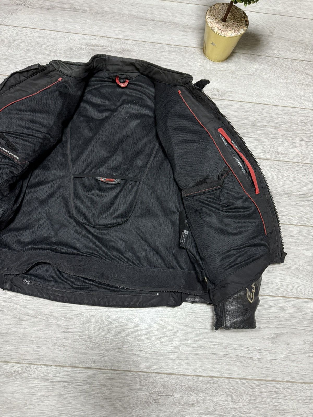 Alpinestars Alpinestars black leather racing jacket protection big logo Size US M / EU 48-50 / 2 - 8 Thumbnail