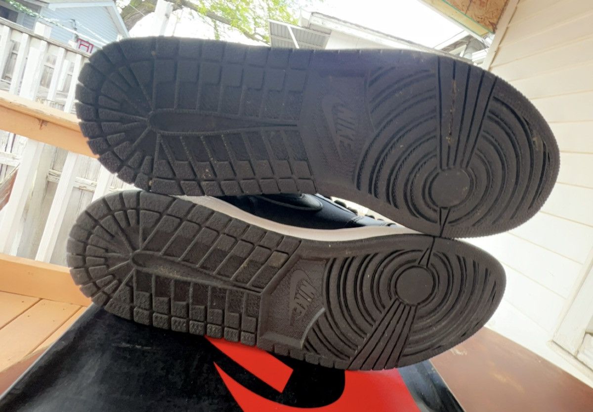 aj1 black satin gym red