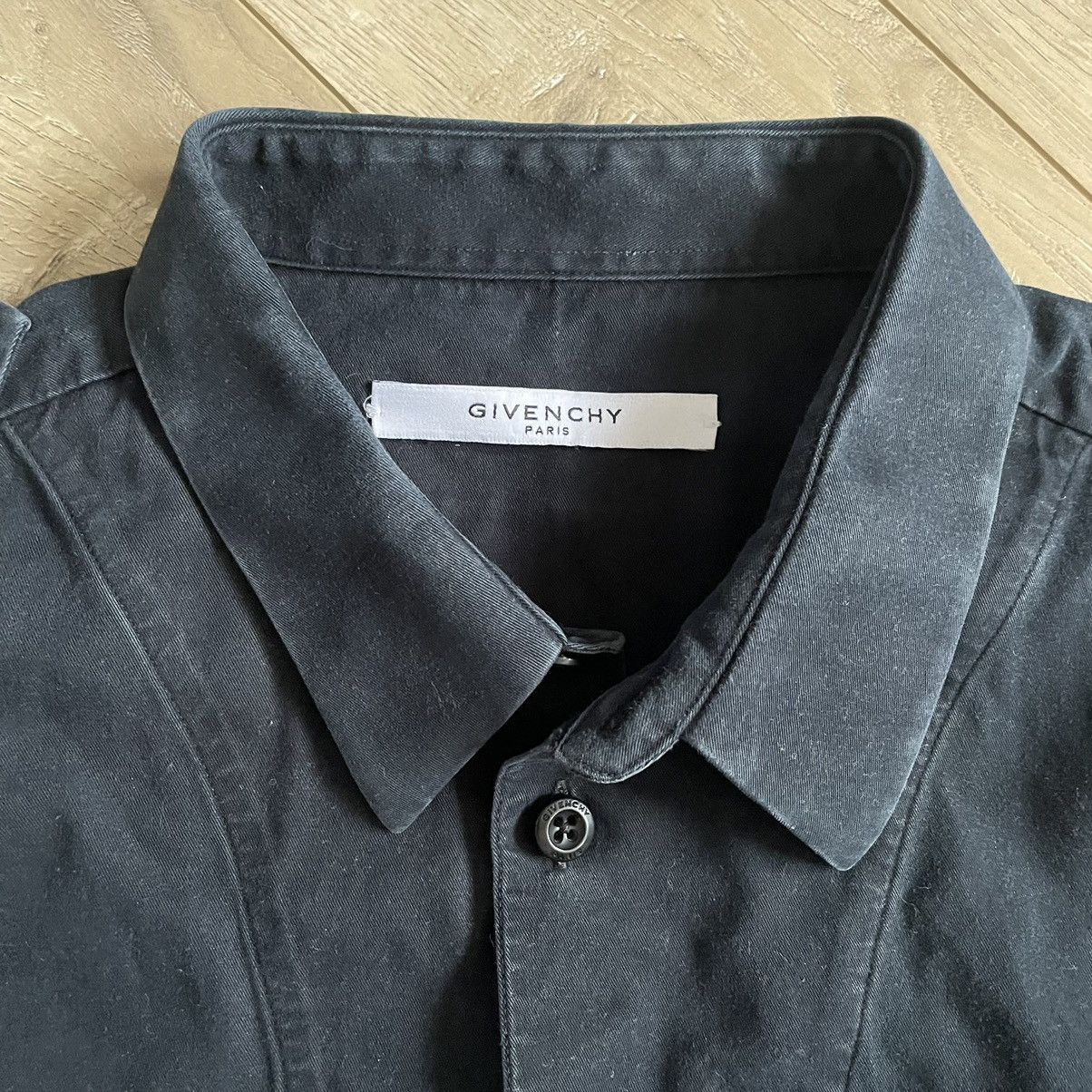 Givenchy Givenchy SS17 Riccardo Tisci Era Officers Shirt Size US L / EU 52-54 / 3 - 6 Thumbnail