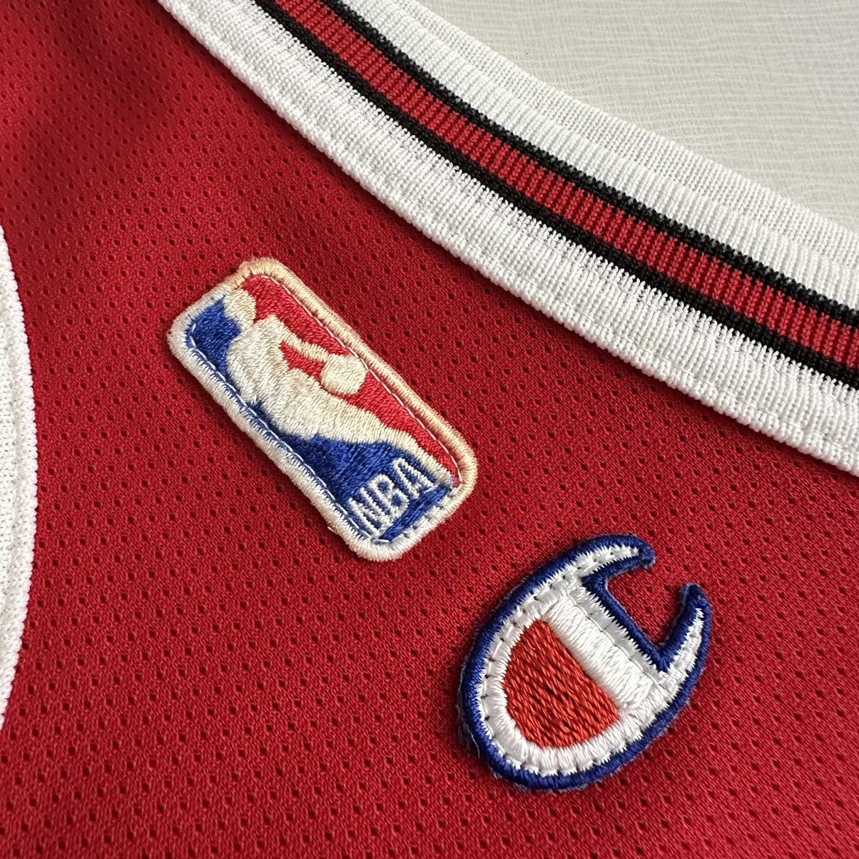 Champion × NBA × Vintage VINTAGE 90s CHICAGO BULLS CHAMPION JERSEY TONY KUKOC 44/L Size US L / EU 52-54 / 3 - 3 Thumbnail