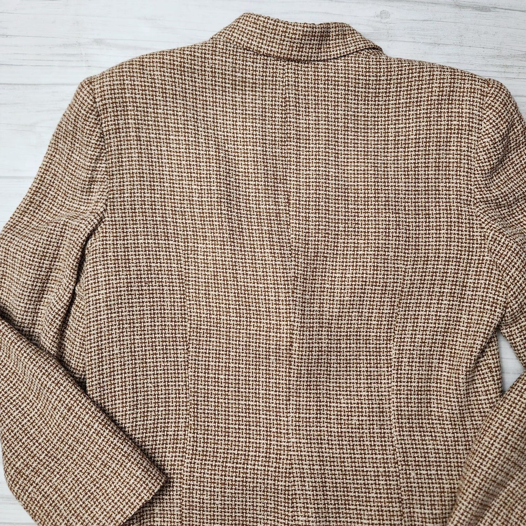Vintage VINTAGE Rafaella Blazer Jacket womens Size 12 Brown White Textured Silk Blend 60% Silk 40% Rayon Two-Button Short Sleeve Lined Beige/ Brown Sports? Size XL / US 12-14 / IT 48-50 - 5 Thumbnail