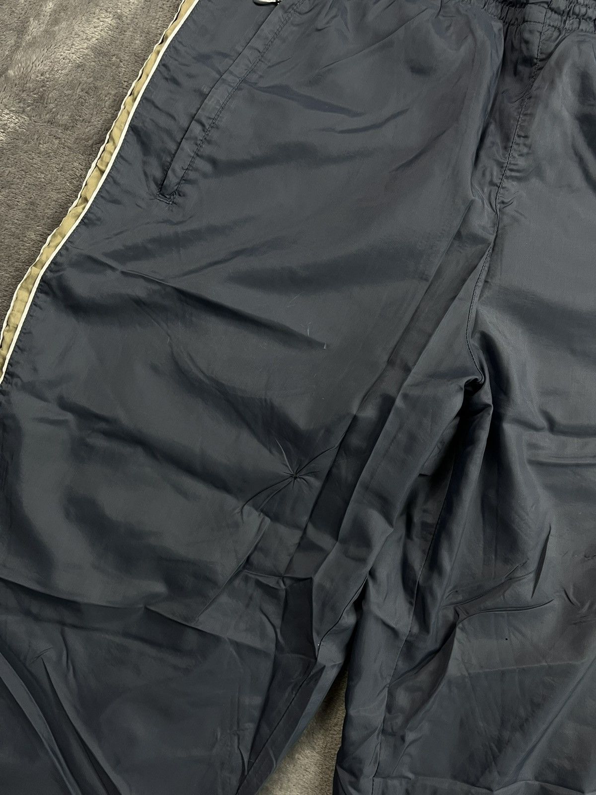 Nike 90s Nike Retro Baggy Track Pants Swoosh Logo Y2k Rare Size US 34 / EU 50 - 8 Thumbnail