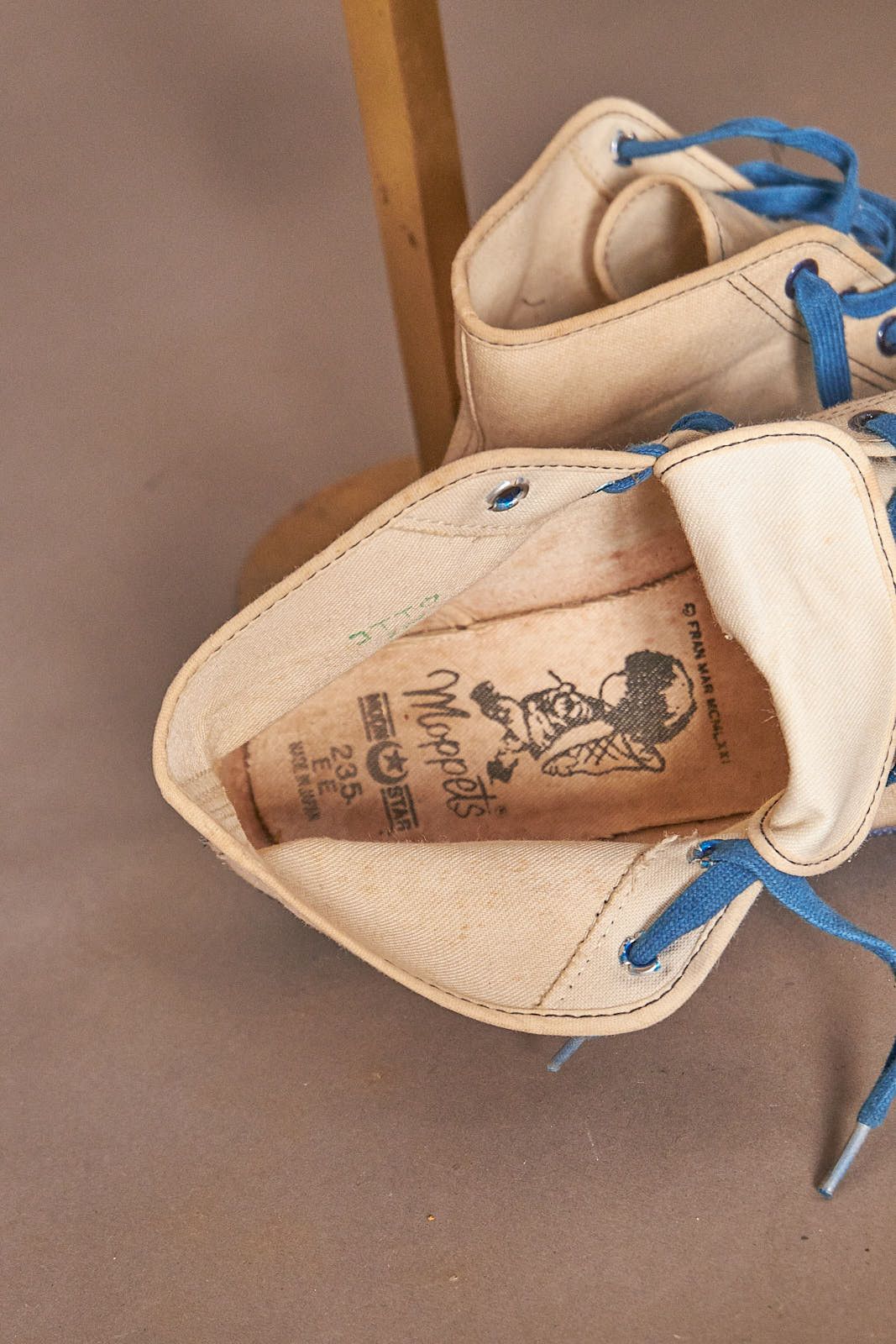 Vintage Vintage 1970s Moppet Moon Star Hightop Sneakers Size US 6.5 / IT 36.5 - 4 Thumbnail