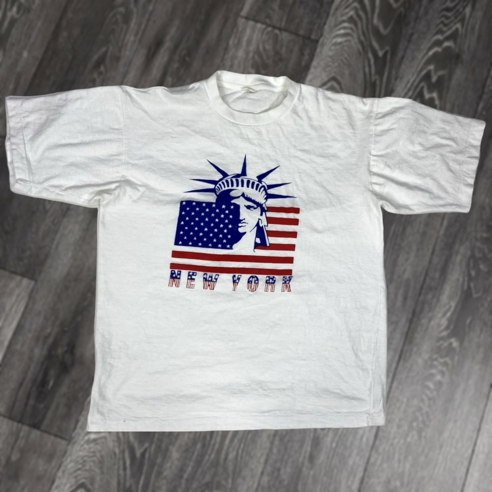 Vintage VINTAGE New York USA Flag Graphic T-shirt Women M White 90s Single Stitch Size M / US 6-8 / IT 42-44 - 1 Thumbnail