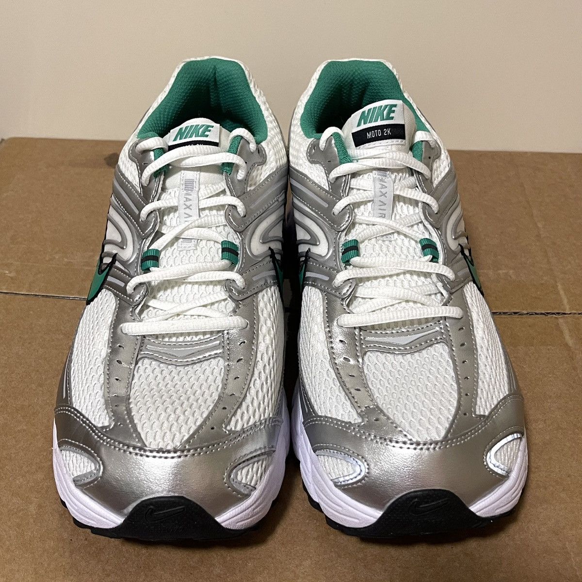 Nike Nike Air Max Moto 2K White Stadium Green Size Mens 13 Size US 13 / EU 46 - 2 Thumbnail