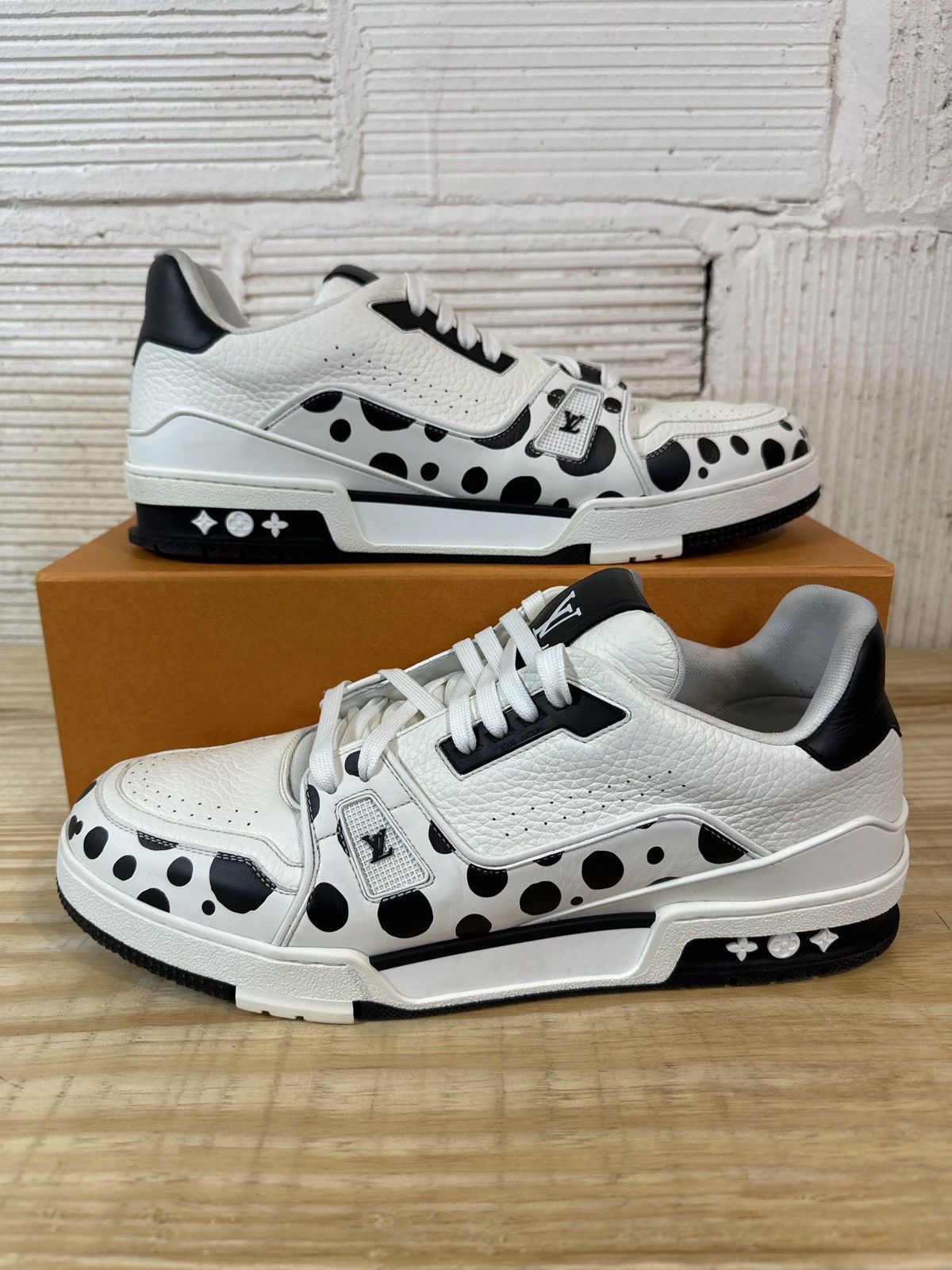 Pre-owned Louis Vuitton Yayoi Kusama Trainer Polka Dot Sneaker Size 11 In Black/white