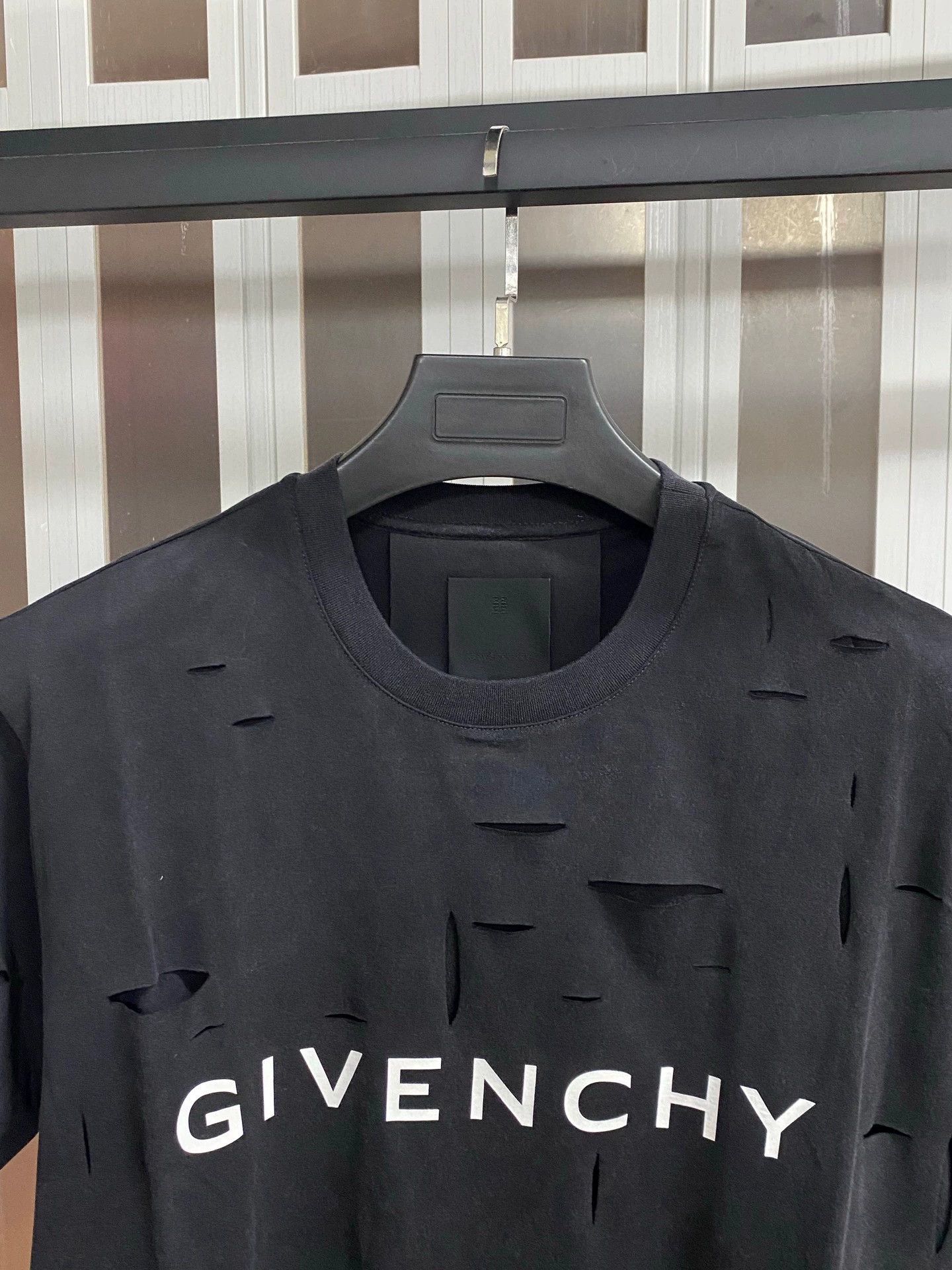 Givenchy givenchy black distressed double-layer t-shirt Size US XXS / EU 40 - 2 Thumbnail