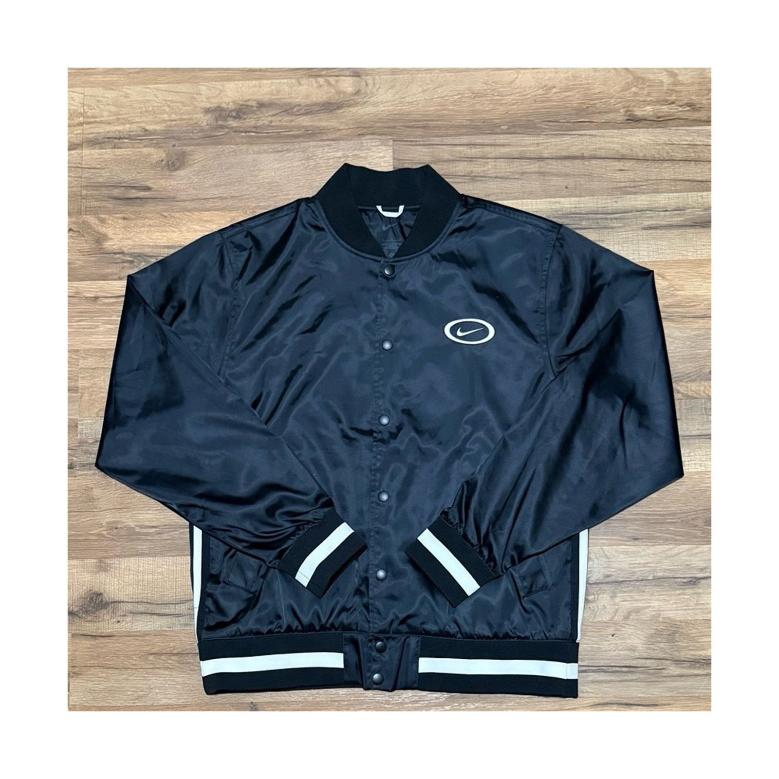 Nike NWOT Nike Air DNA Satin Repel Button Up Jacket Size US M / EU 48-50 / 2 - 1 Thumbnail