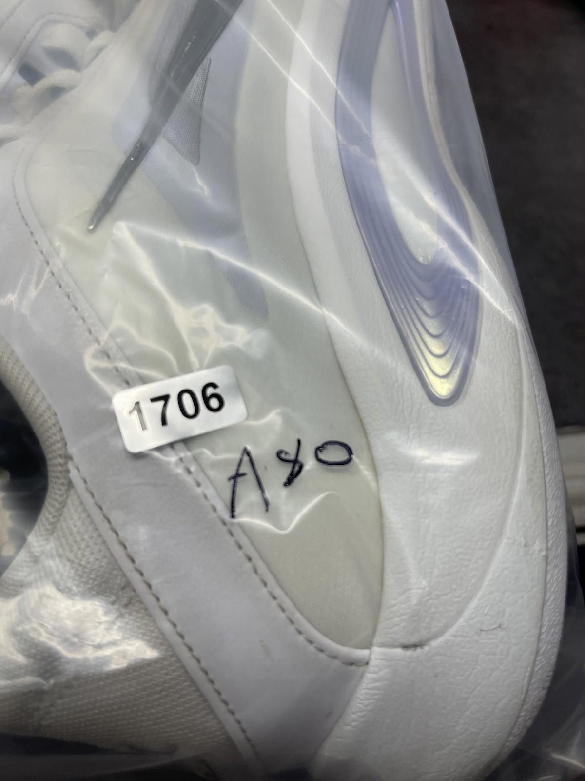 Nike Nike A One OG Pearl Womens Size 12 Aja Wilson Basketball Size US 12 / IT 42 - 11 Thumbnail