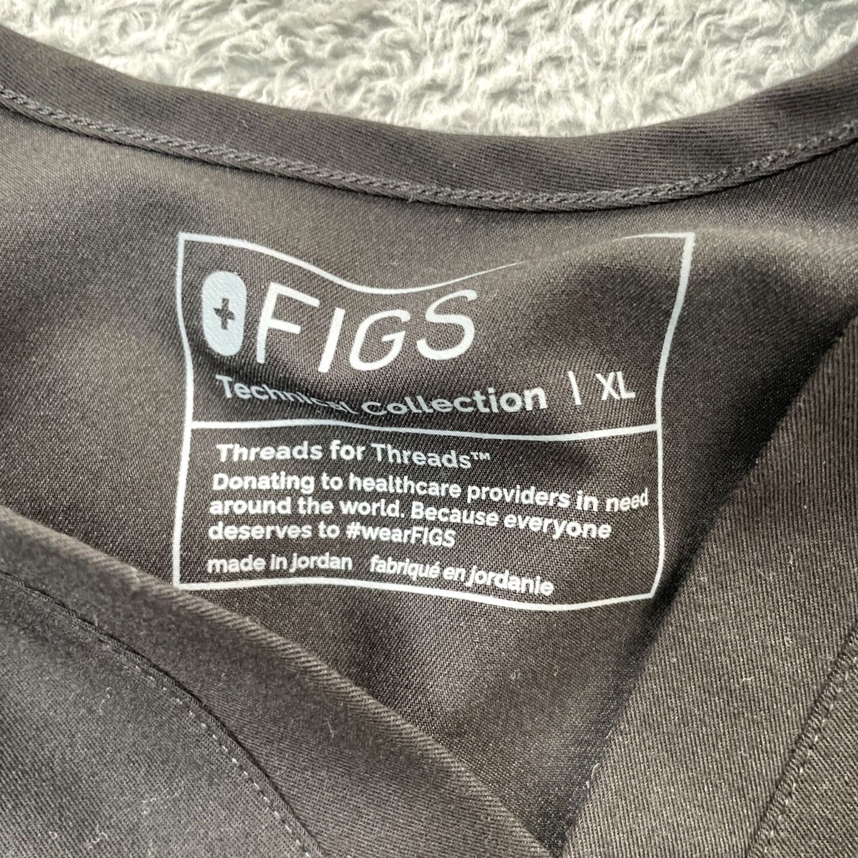Logo 7 FIGS Top Womens XL Black Catarina Scrub Logo Stretch Medical Healthcare Size XL / US 12-14 / IT 48-50 - 3 Thumbnail