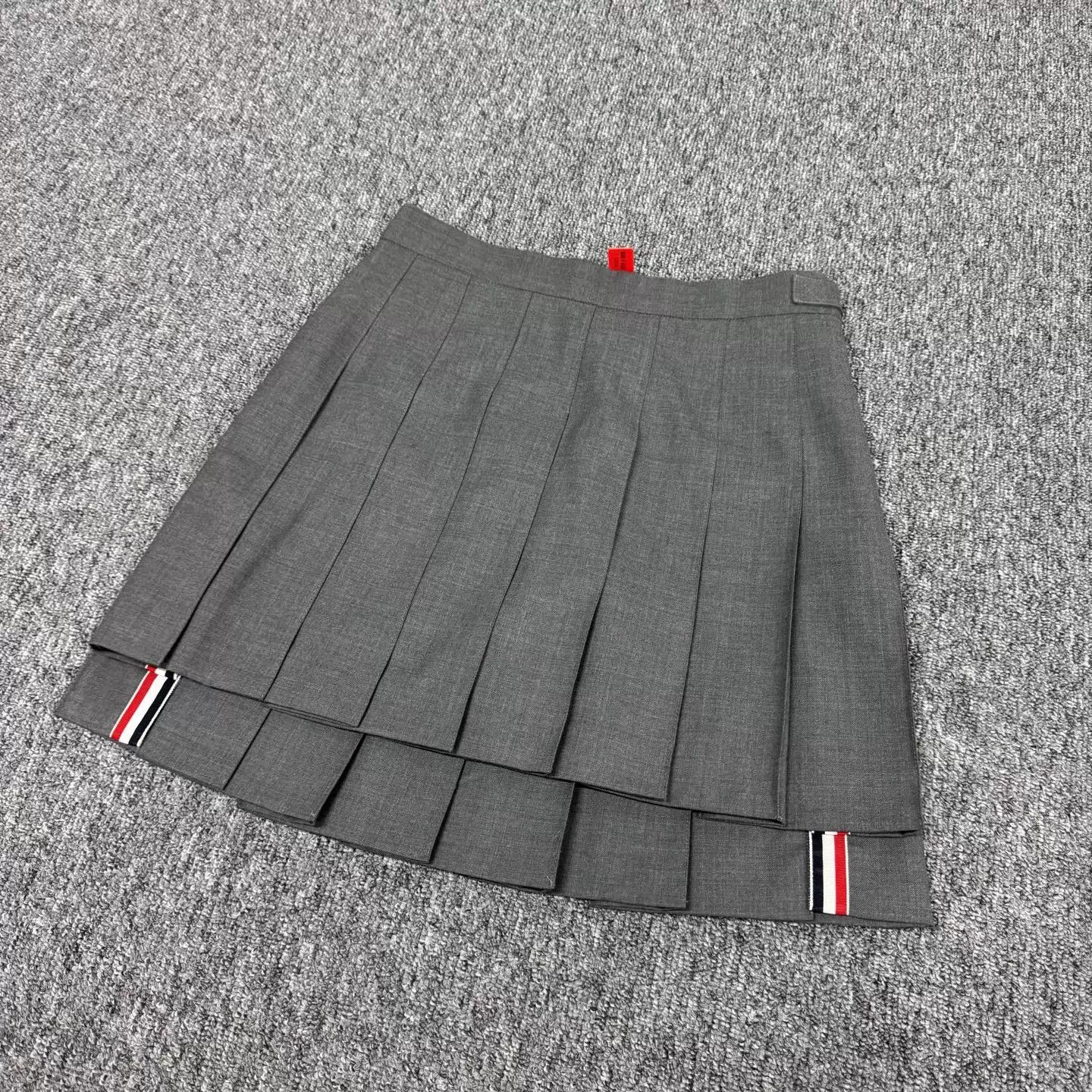 Thom Browne TB Gray Pleated Wool Skirt RWB Webbing EU42 99 New Size 28" / US 6 / IT 42 - 3 Thumbnail