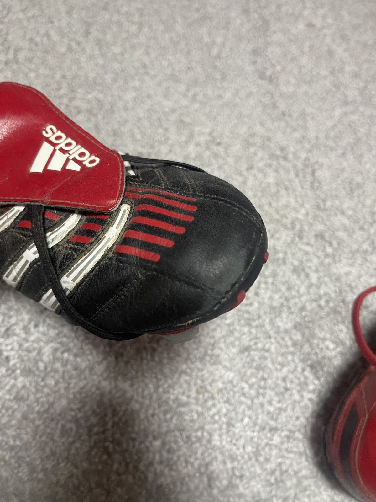Adidas Adidas Predator 2005 Vintage Traxion Soccer Shoes size 41 Size US 8 / EU 41 - 13 Thumbnail