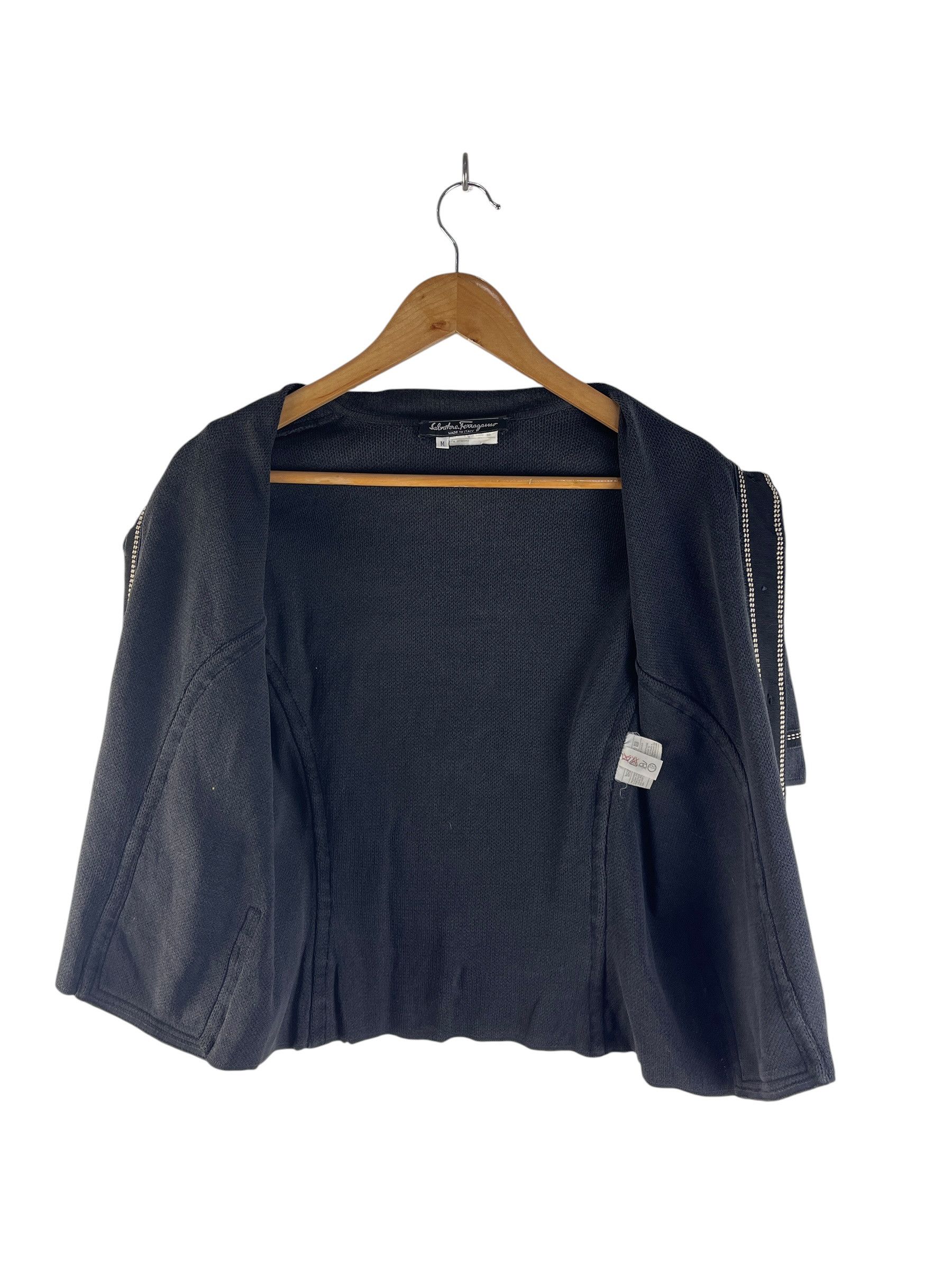 Salvatore Ferragamo Vintage Salvatore Ferragamo Cropped Button Top Contrast Size M / US 6-8 / IT 42-44 - 4 Thumbnail