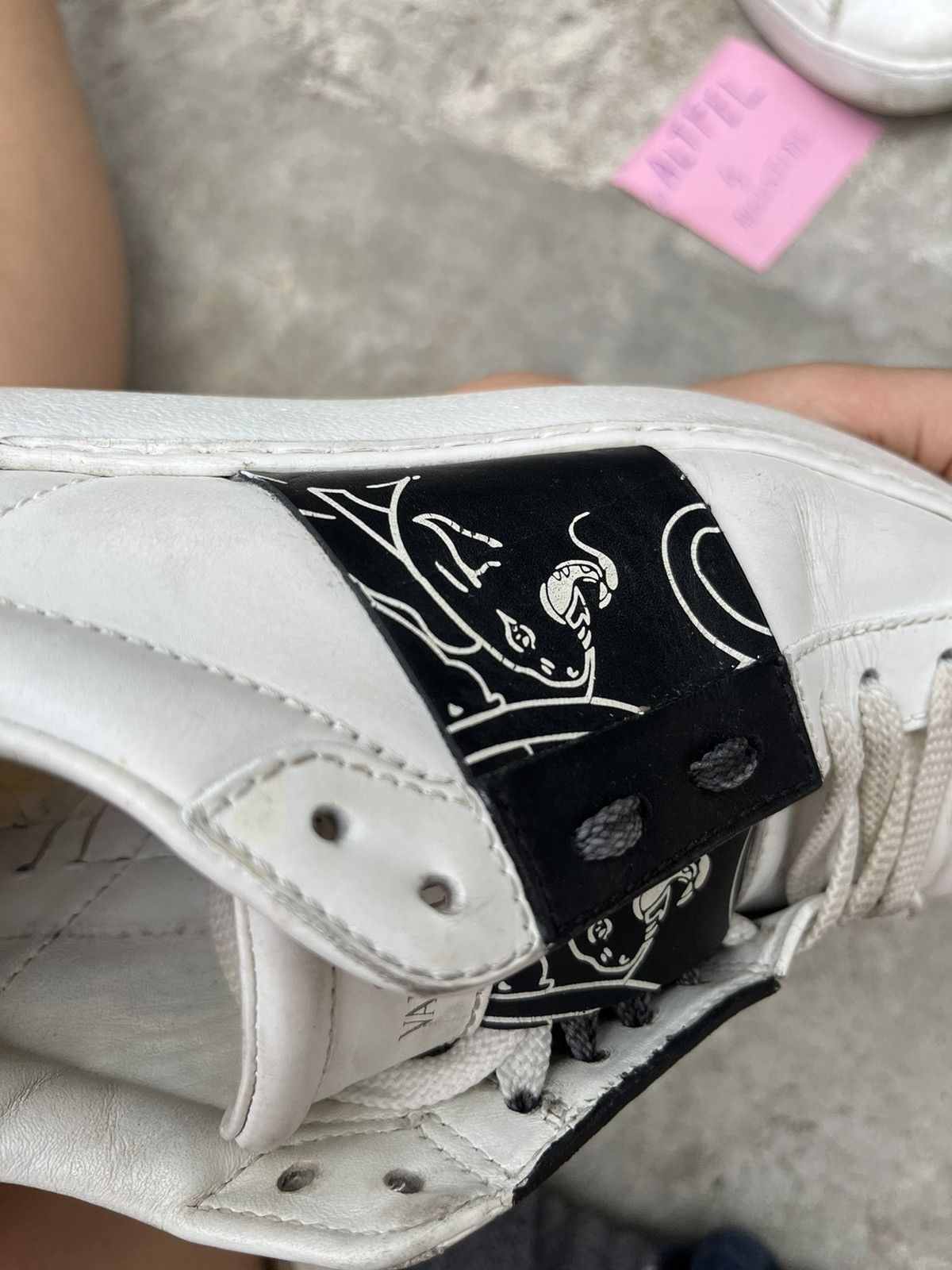 Valentino Valentino Garavani pantera low top leather sneakers Size US 7 / IT 37 - 12 Thumbnail