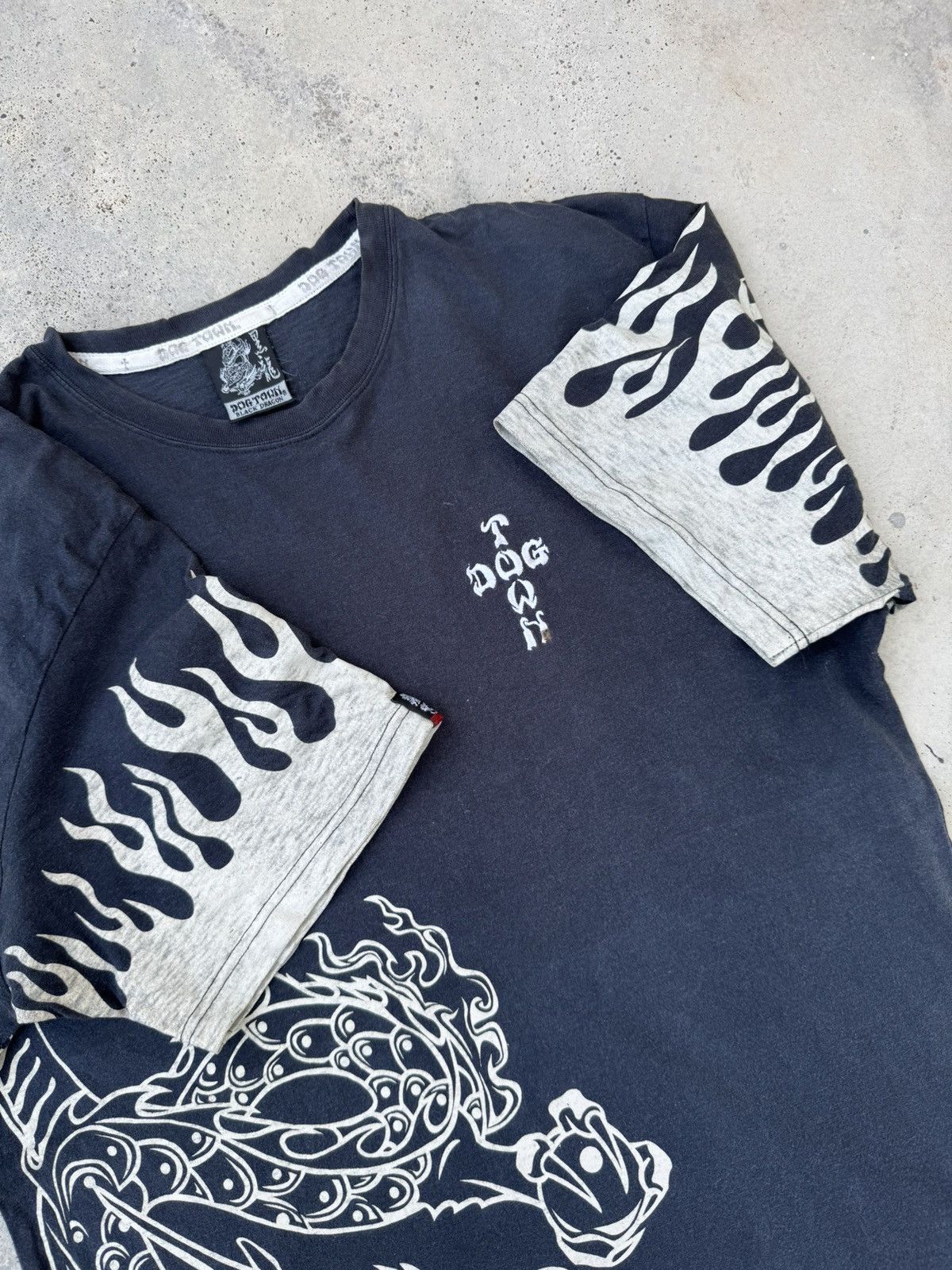 Dogtown 2000s Dogtown Black Dragon Flames Over Print y2k Tees Size US L / EU 52-54 / 3 - 5 Thumbnail