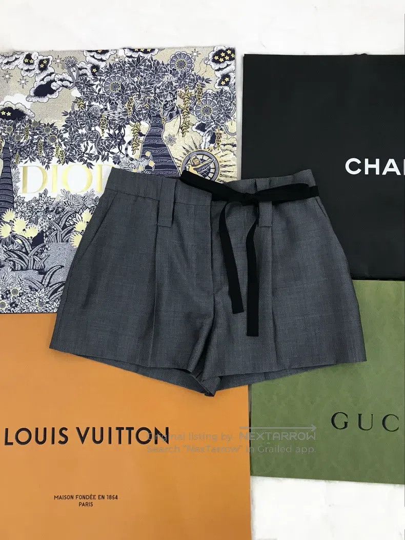 Prada Prada Gray lace-on shorts Size 27" / US 4 / IT 40 - 2 Thumbnail