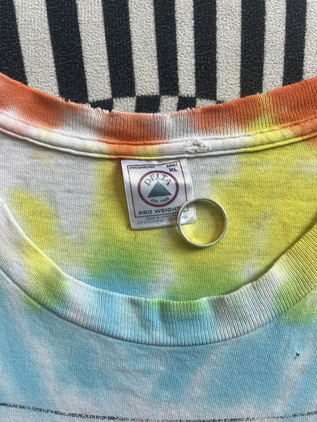 Arts & Science Vintage Alice In Wonderland 1997’s tie dye Very worn Tshirt Size US XL / EU 56 / 4 - 6 Thumbnail