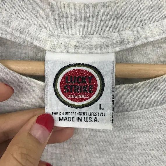 Vintage Vtg LUCKY STRIKE USA Racing Team Flag Tee Shirt Motorsports Size US M / EU 48-50 / 2 - 3 Thumbnail