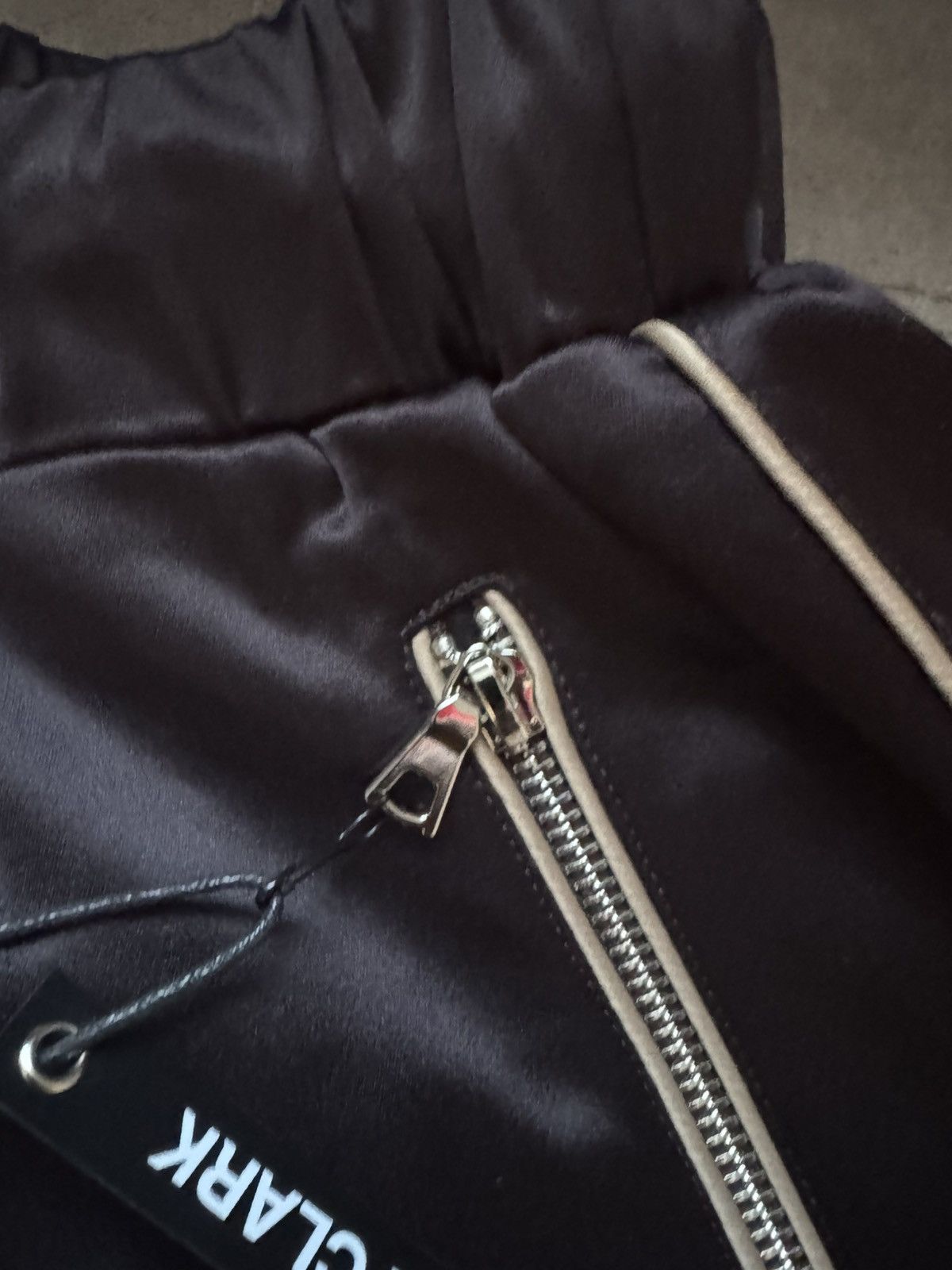 Keiser Clark KEISER CLARK pants sizes in photos SHOWN BY TAPE MEASURE Size US 29 - 14 Thumbnail