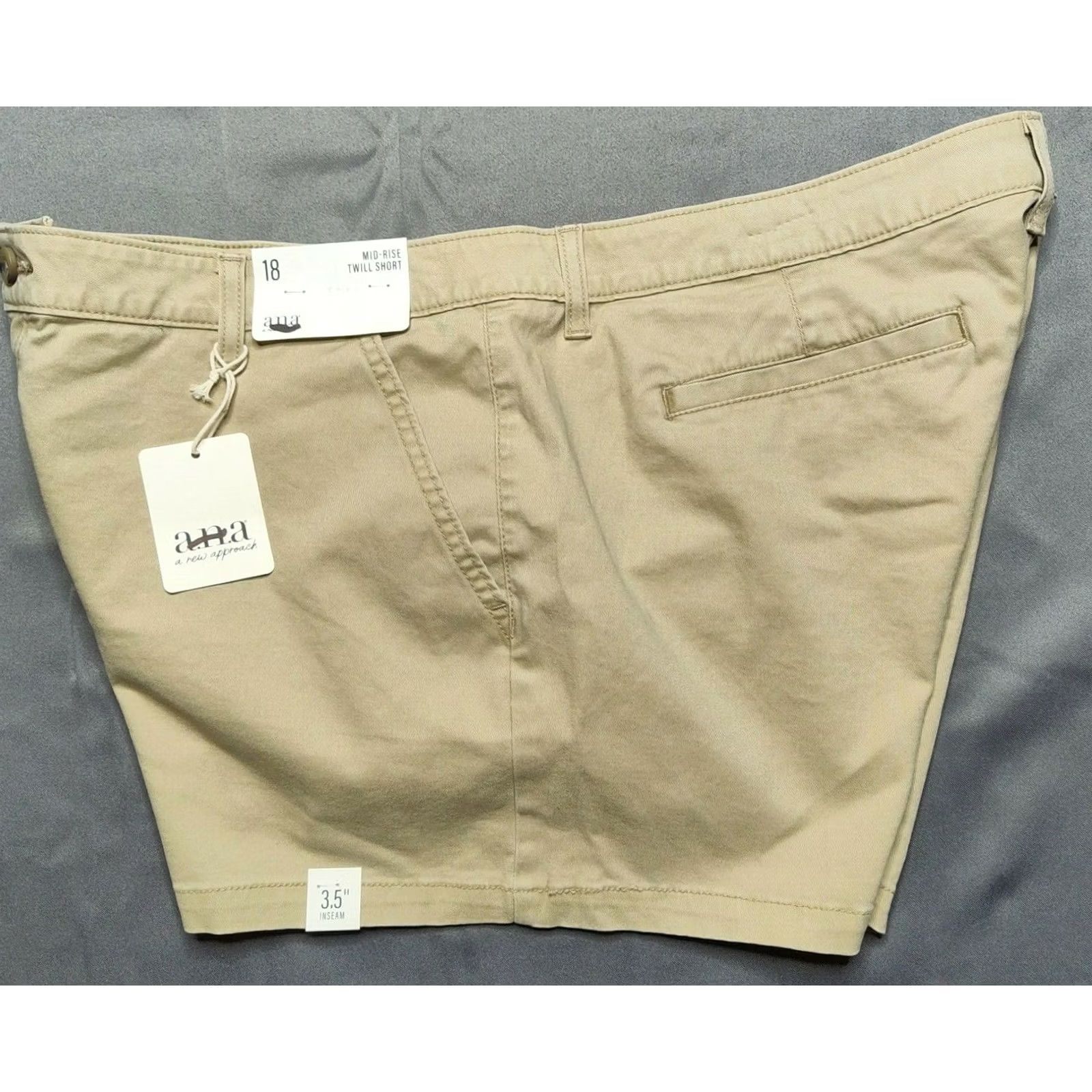 Vintage ANA Women's Size 18 Gold Dust Mid-Rise Twill Shorts 3.5" Inseam NEW Beige Size 40" / US 18 - 2 Thumbnail