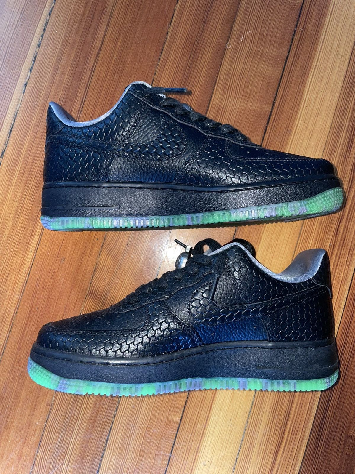 Nike AIR FORCE 1 ‘07 HALLOWEEN - HEADLESS HORSEMAN Size US 6 / EU 39 - 1 Thumbnail