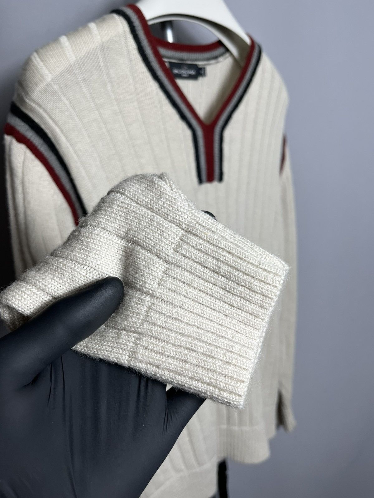 Balenciaga Balenciaga vintage 90s mens wool sweater beige v-neck knit Size US L / EU 52-54 / 3 - 5 Thumbnail