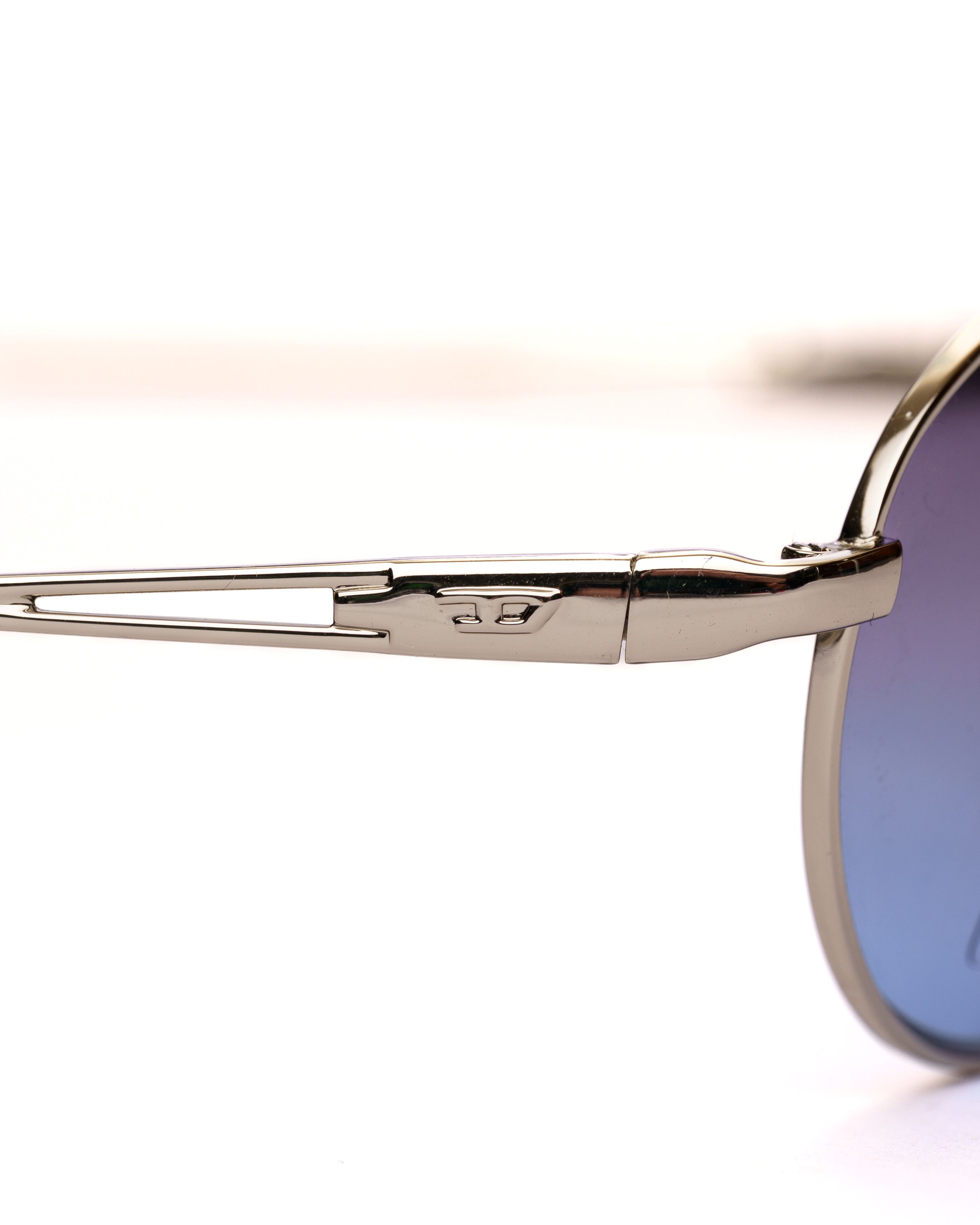 Diesel Diesel '00s Silver & Blue Lens Aviator Sunglasses Size ONE SIZE - 2 Thumbnail