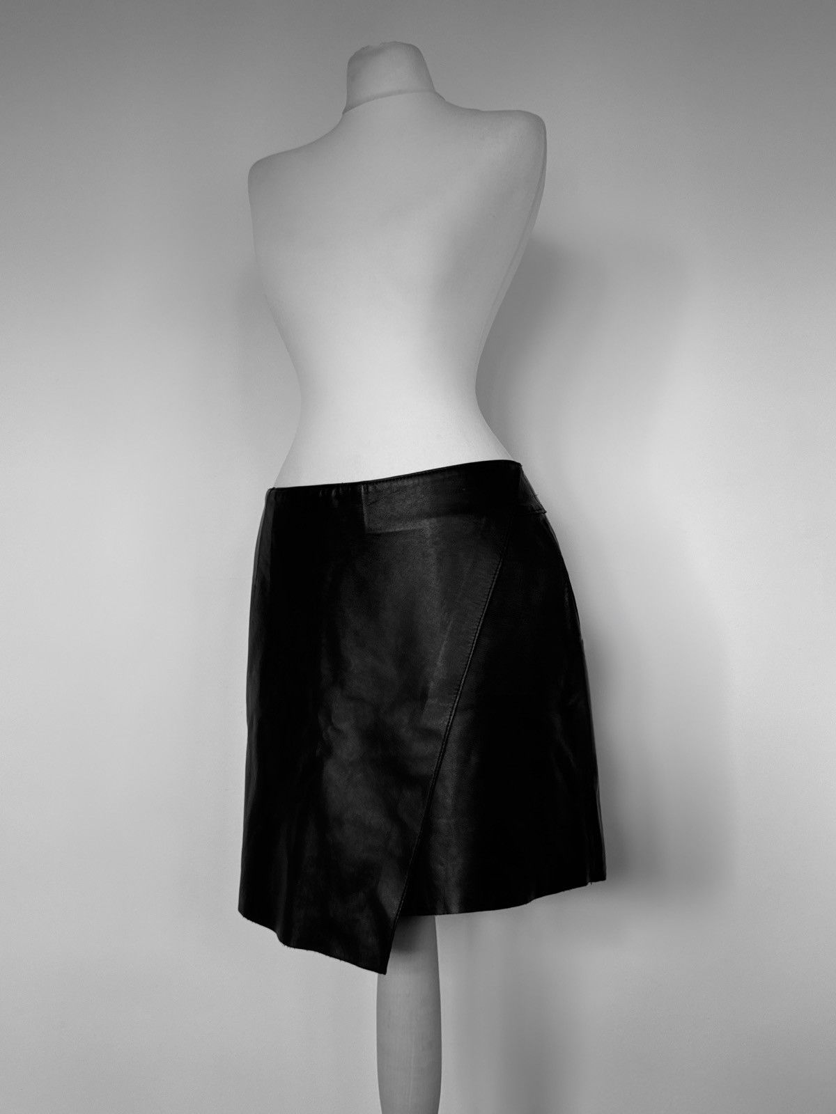 Helmut Lang Archive Helmut Lang Leather Skirt Size 28" / US 6 / IT 42 - 2 Thumbnail