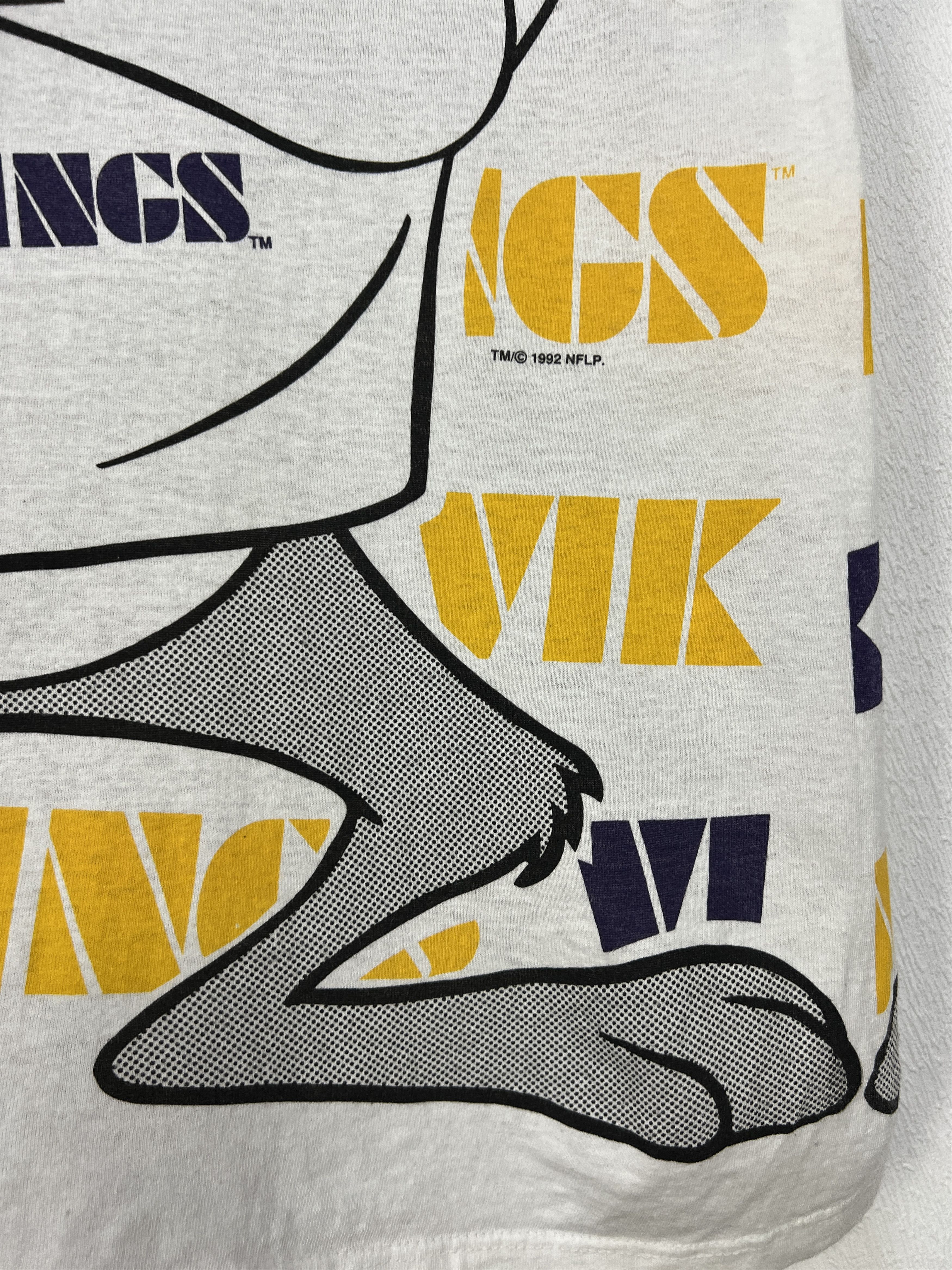 Vintage Vintage RARE Minnesota Vikings Taz All Over Print NFL Shirt Size US XXL / EU 58 / 5 - 5 Thumbnail