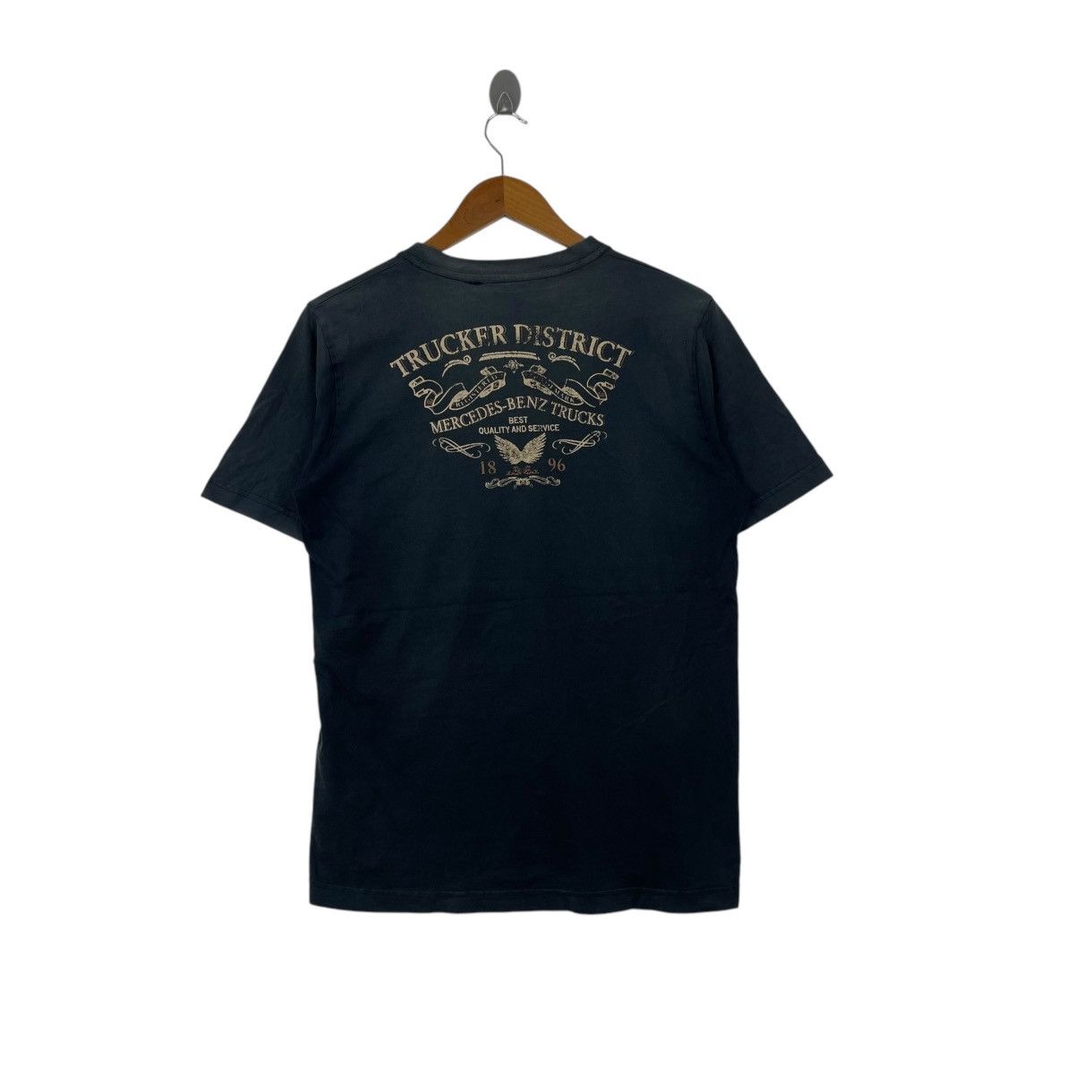 Vintage Vintage Mercedes Benz Trucker Faded Tee Shirt Size US M / EU 48-50 / 2 - 1 Thumbnail