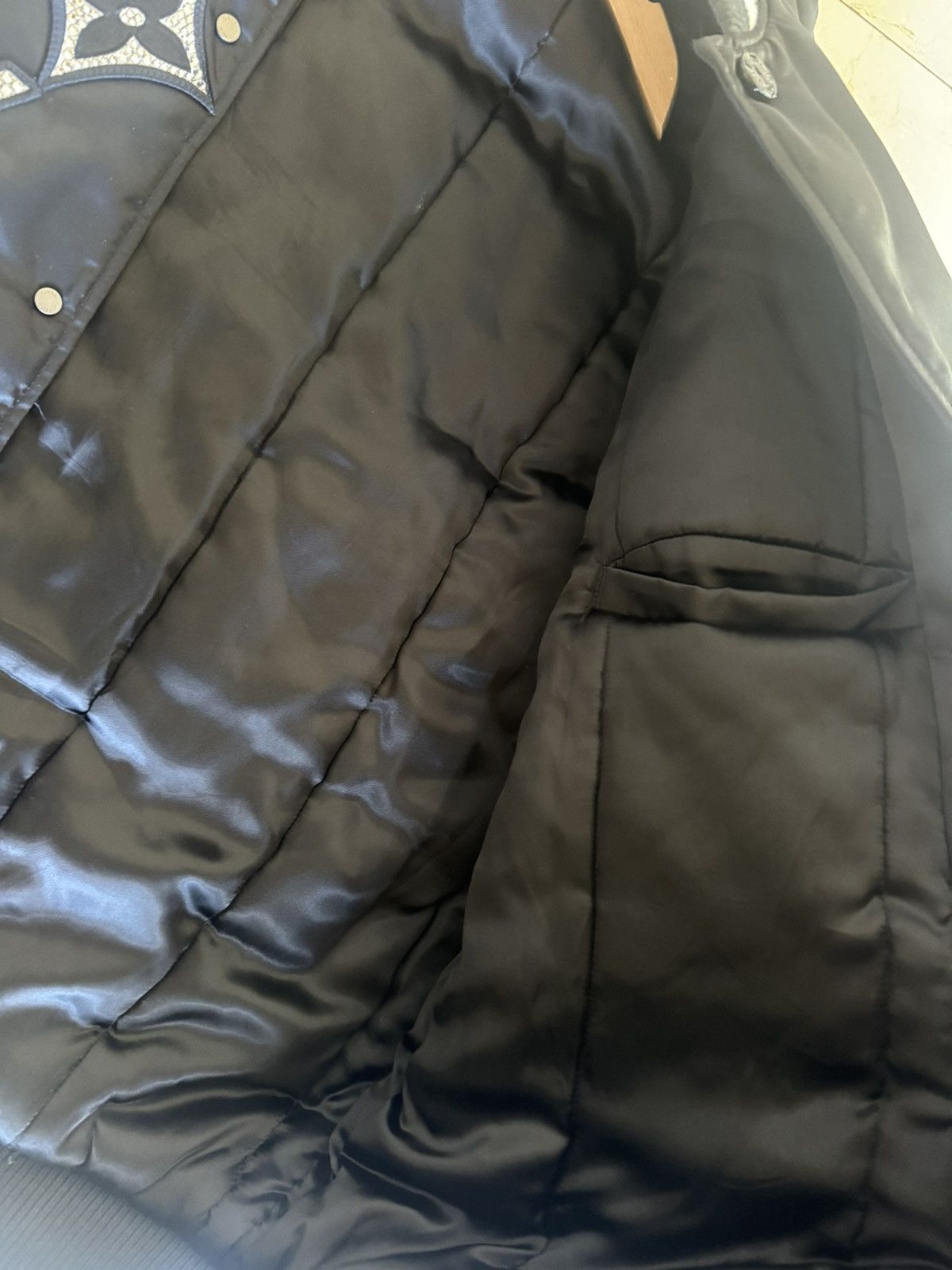 Louis Vuitton × Pharrell LOVERS CRYSTAL BOMBER JACKET Size US XL / EU 56 / 4 - 7 Thumbnail