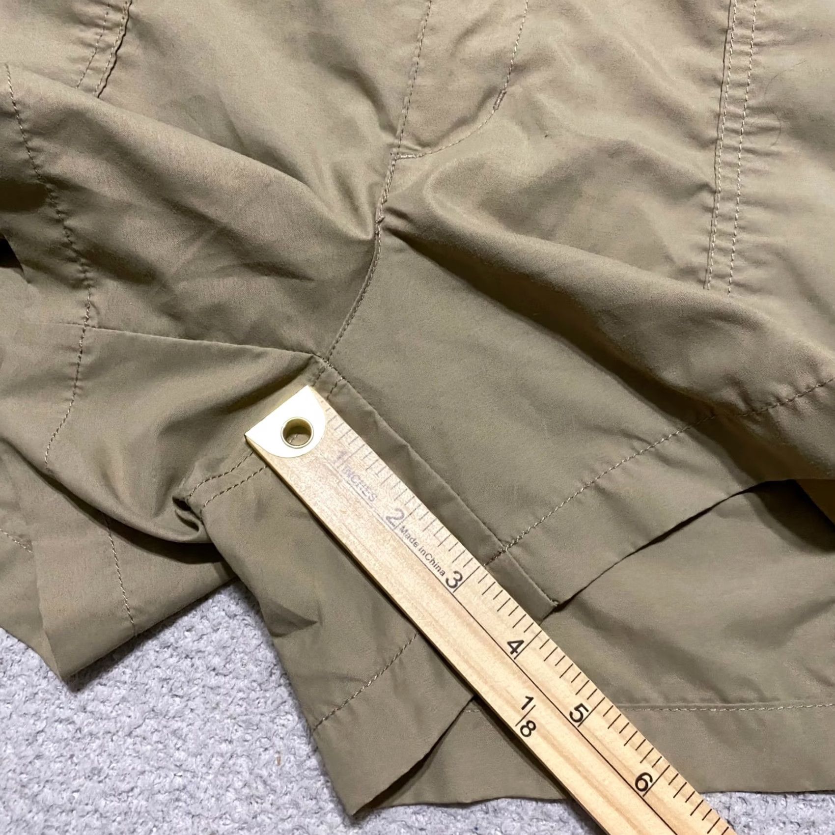Nike ACG Nike ACG Shorts Beige Cargo Outdoor Hiking Womens 14 Adjustable Pockets- 4 in Inseam Casual Activewear Mens Womens Girls Size 36" / US 14 / IT 50 - 5 Thumbnail