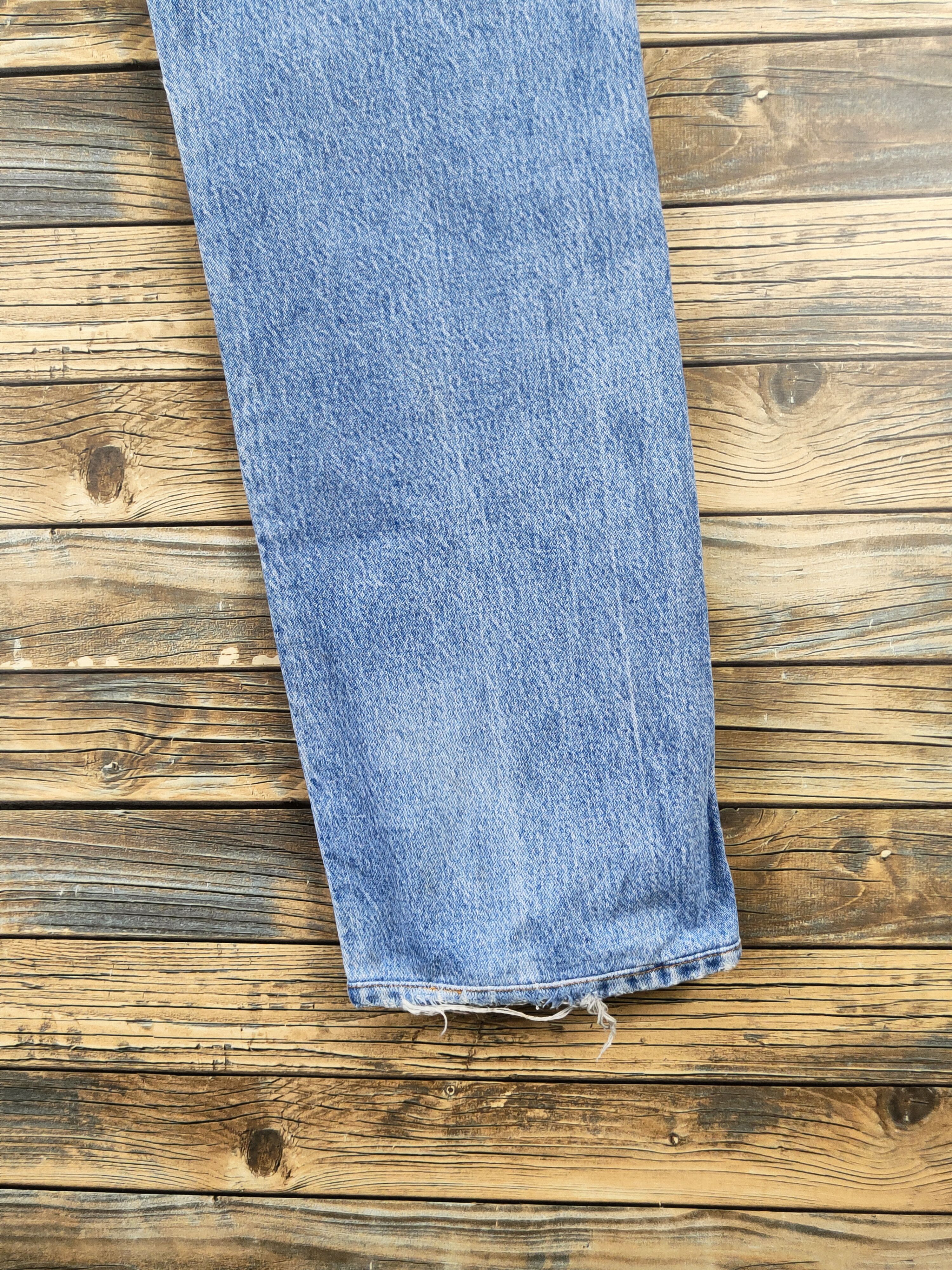 Wrangler DL Wrangler Blue Distressed Ripped denim Jeans #46-102 Size US 32 / EU 48 - 11 Thumbnail
