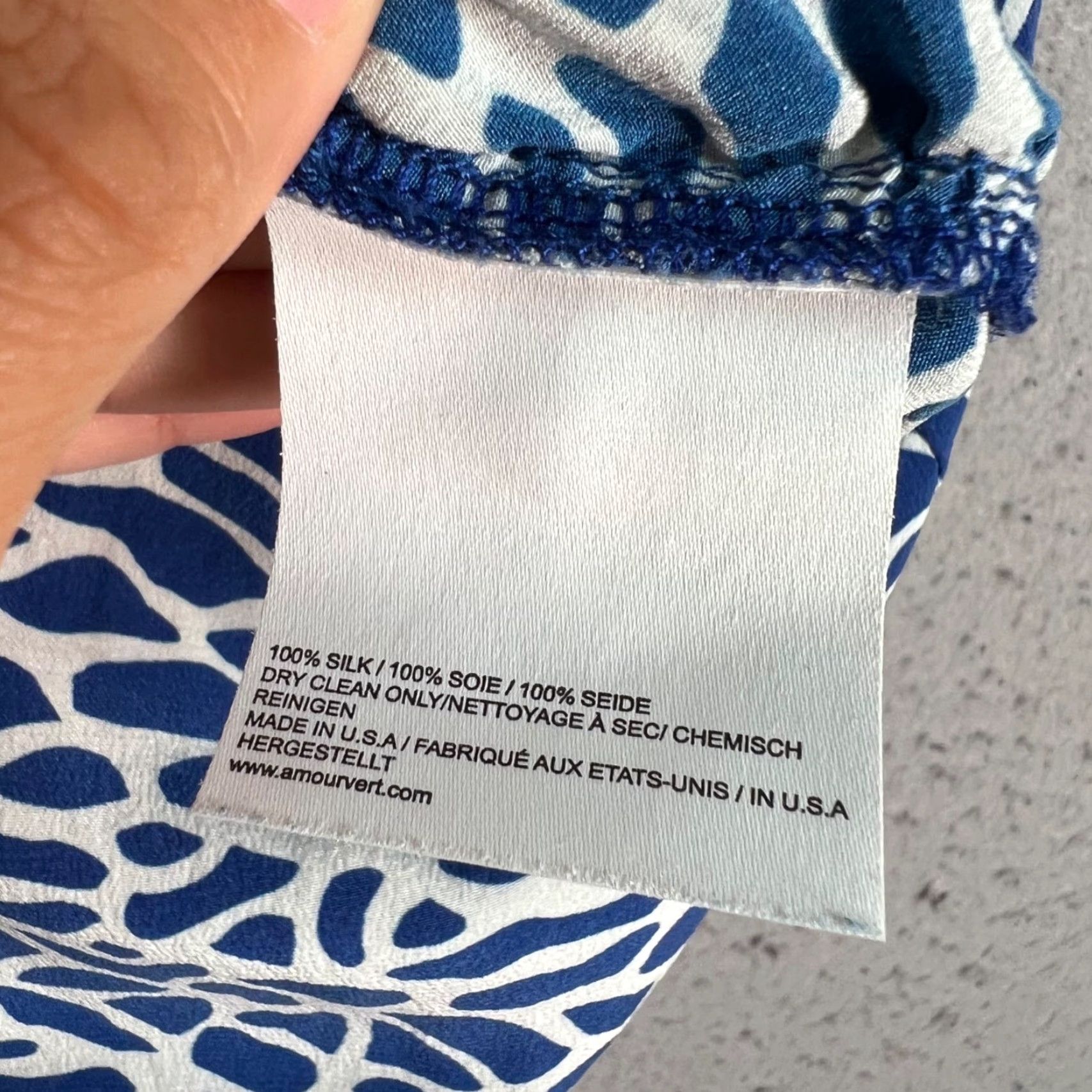 Vintage Amour Vert Blue & White 100% Silk Tie-Front Skirt Size Medium Size 32" / US 10 / IT 46 - 4 Thumbnail