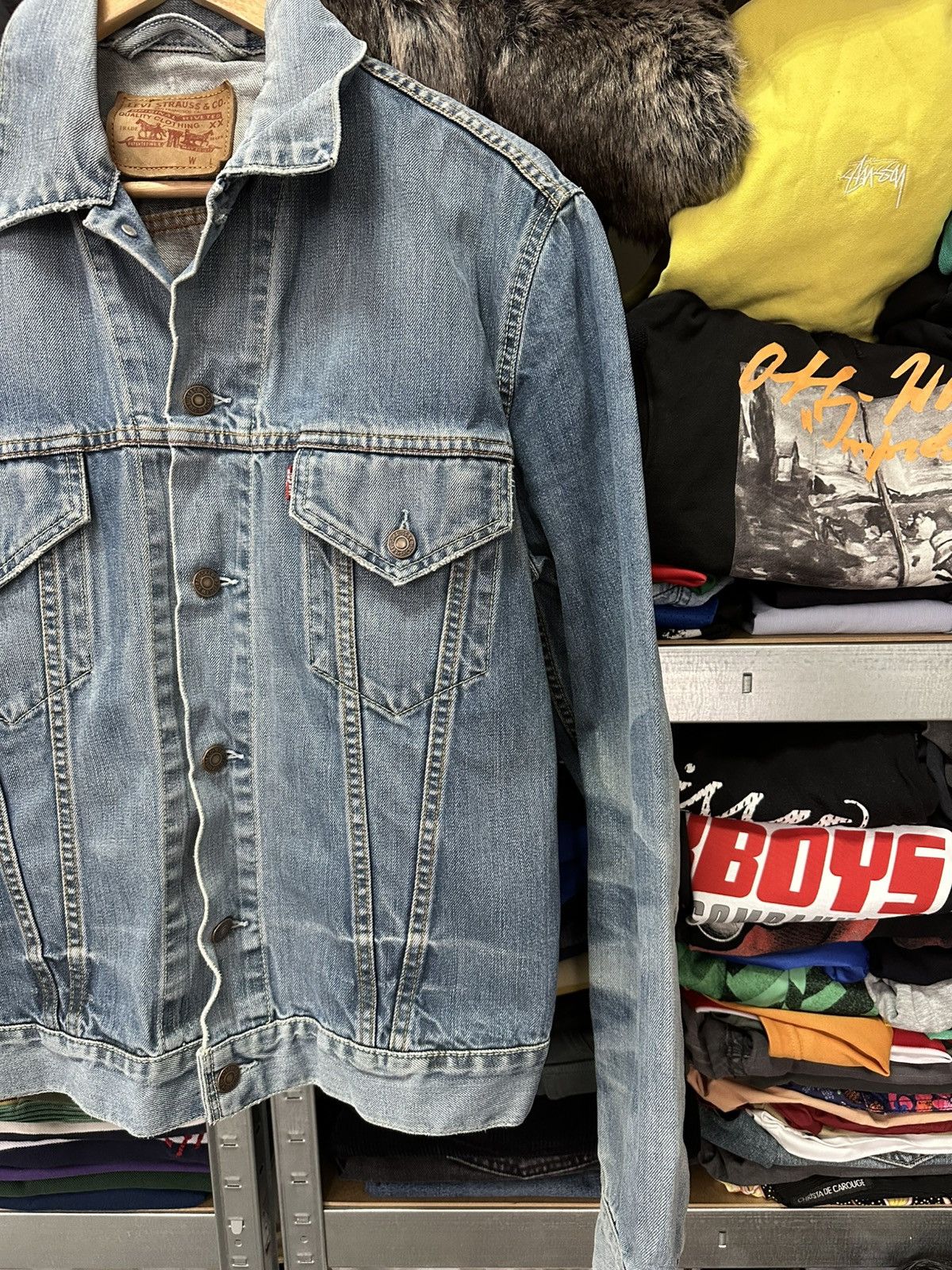 Levi's Vintage Clothing Vintage Levi’s Denim Jacket Washed Blue Trucker 90s Hype Size US XL / EU 56 / 4 - 9 Thumbnail