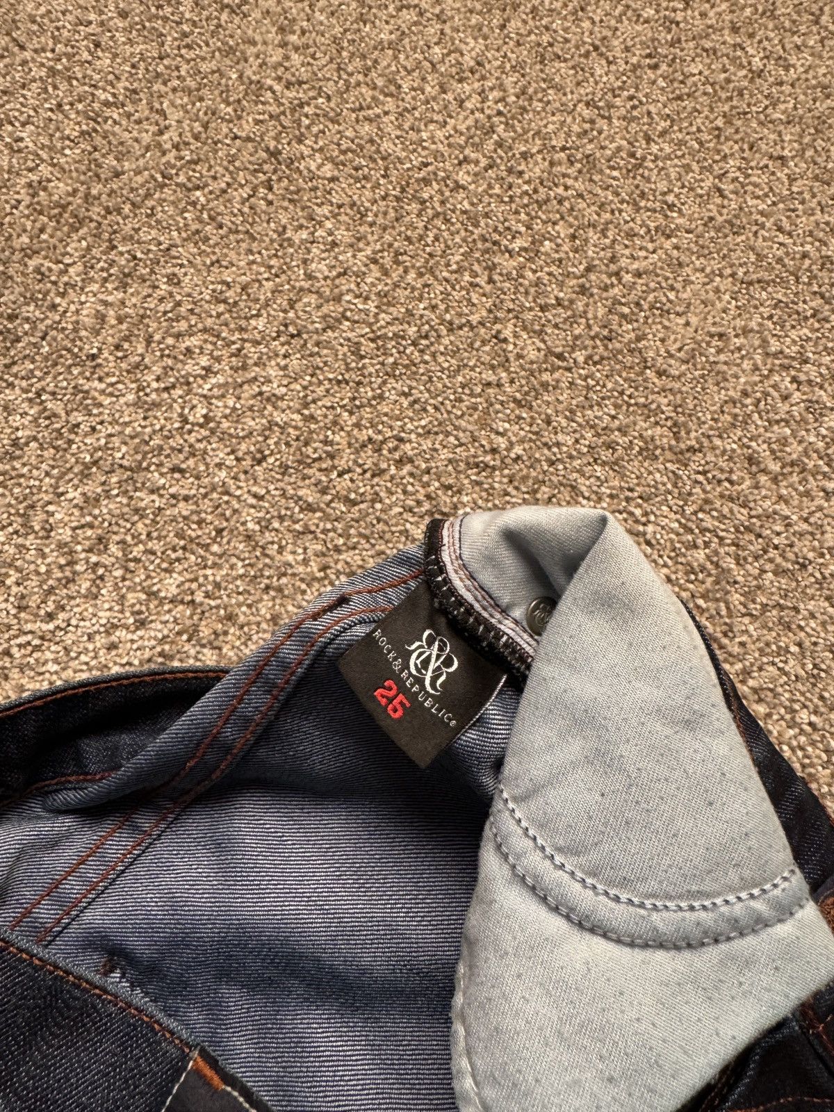 Rock & Republic ROCK REPUBLIC NDIGO BLUE SLIM CUT DENIM Size 28" / US 6 / IT 42 - 6 Thumbnail