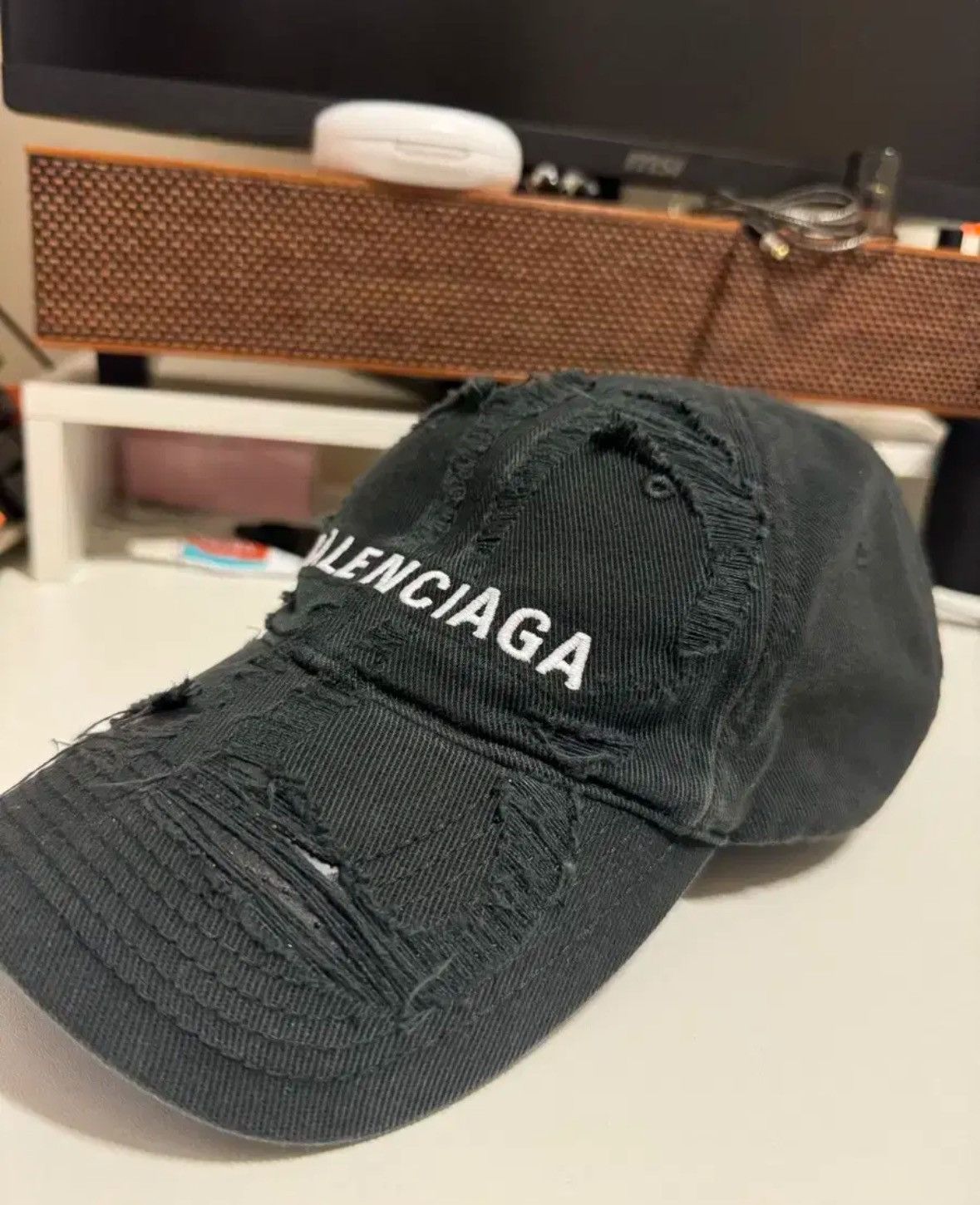 Balenciaga Balenciaga BB Destroyed Ballcap Size ONE SIZE - 2 Thumbnail