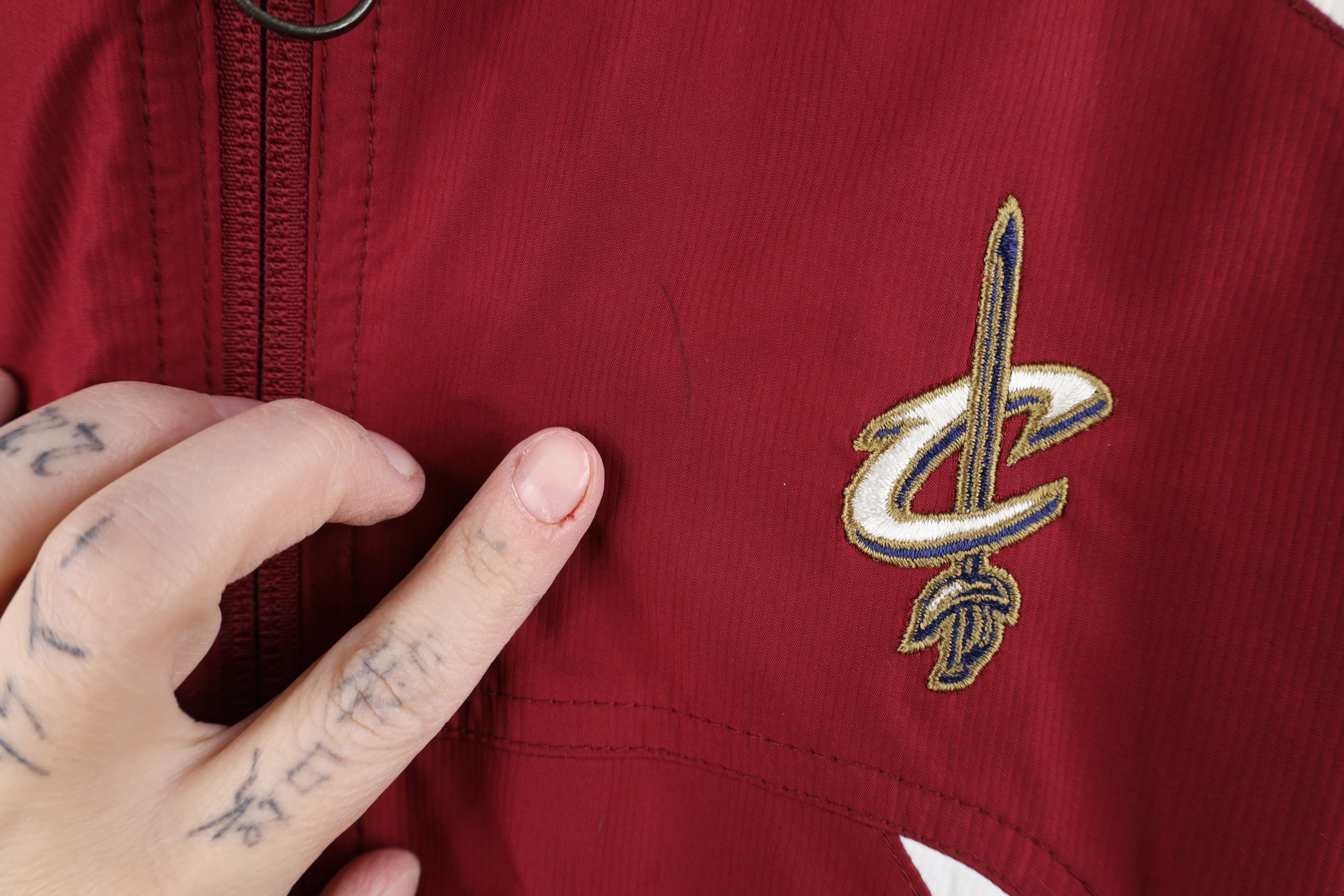 Nike Vintage Nike Swoosh Cleveland Cavaliers Basketball Jacket Size XL / US 12-14 / IT 48-50 - 5 Thumbnail