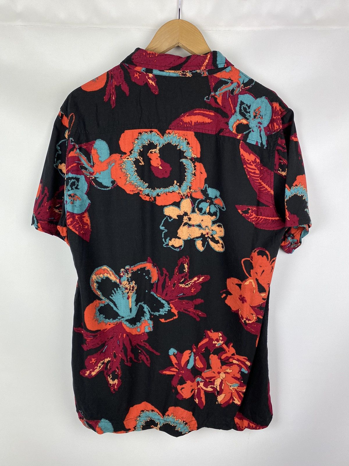 Lee Lee men’s Hawaiian overprinted shirt size L Size US L / EU 52-54 / 3 - 14 Thumbnail