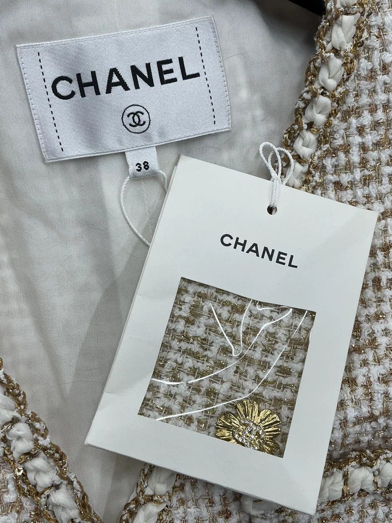 Chanel Chanel 26C gold thread beige vest Size XS / US 0-2 / IT 36-38 - 4 Thumbnail