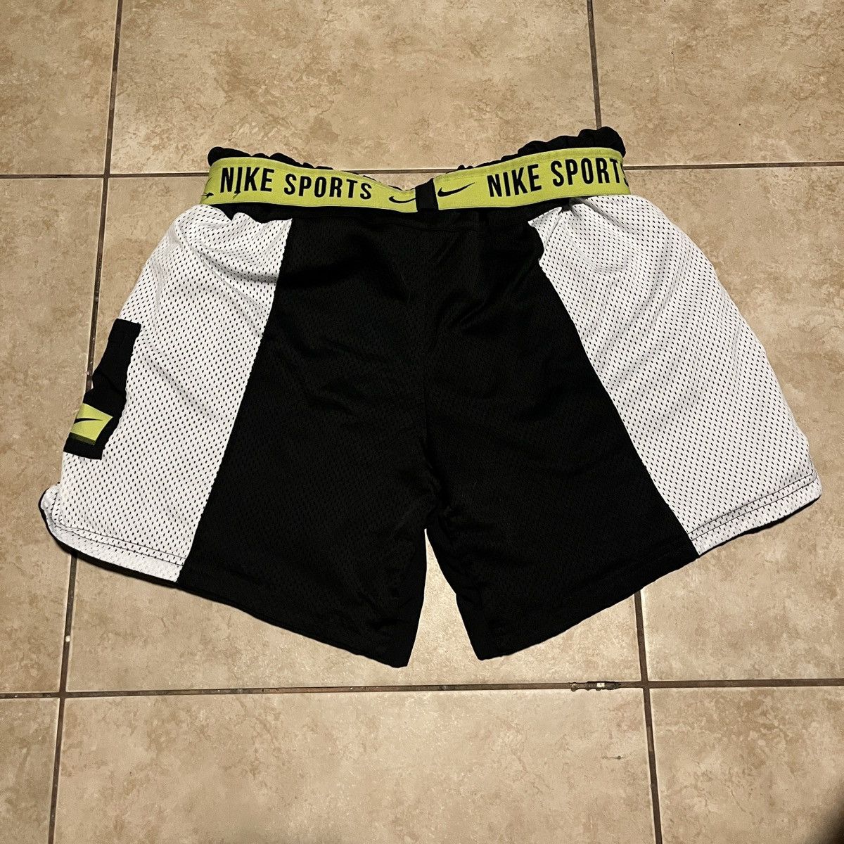 Nike × Vintage Nike Reversible Basketball Shorts Size US 32 / EU 48 - 3 Thumbnail