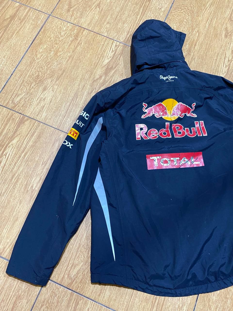 Red Bull Red Bull Vintage Racing F1/NASCAR Big Logo Y2K Jacket Size US S / EU 44-46 / 1 - 19 Thumbnail