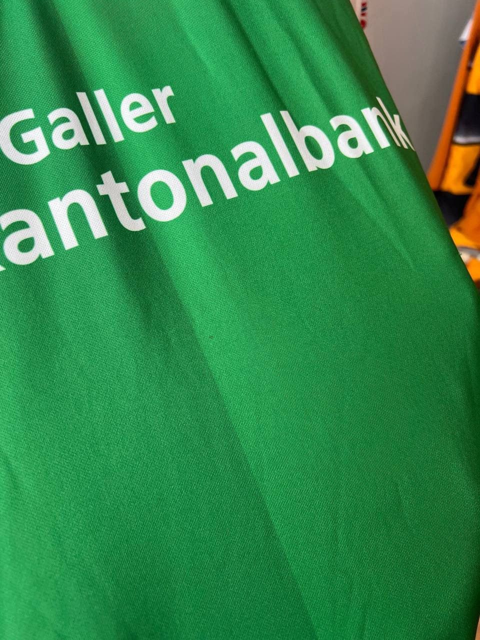 Sports Specialties 2017/18 ST GALLEN SIGNED HOME SOCCER JERSEY FOOTBALL SHIRT L Size US L / EU 52-54 / 3 - 10 Thumbnail