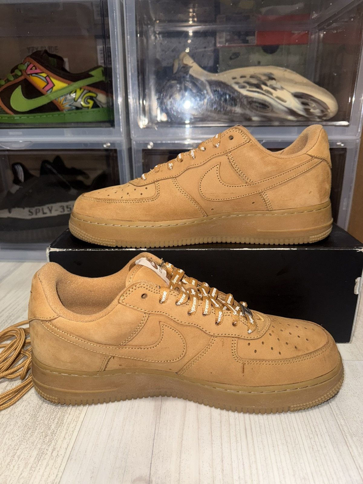 Nike × Supreme Nike x Supreme Air Force 1 Low Wheat Size US 10 / EU 43 - 3 Thumbnail