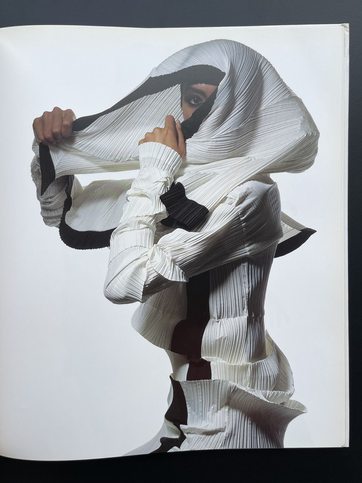 Issey Miyake Issey Miyake by Irving Penn 1990 Size ONE SIZE - 6 Thumbnail