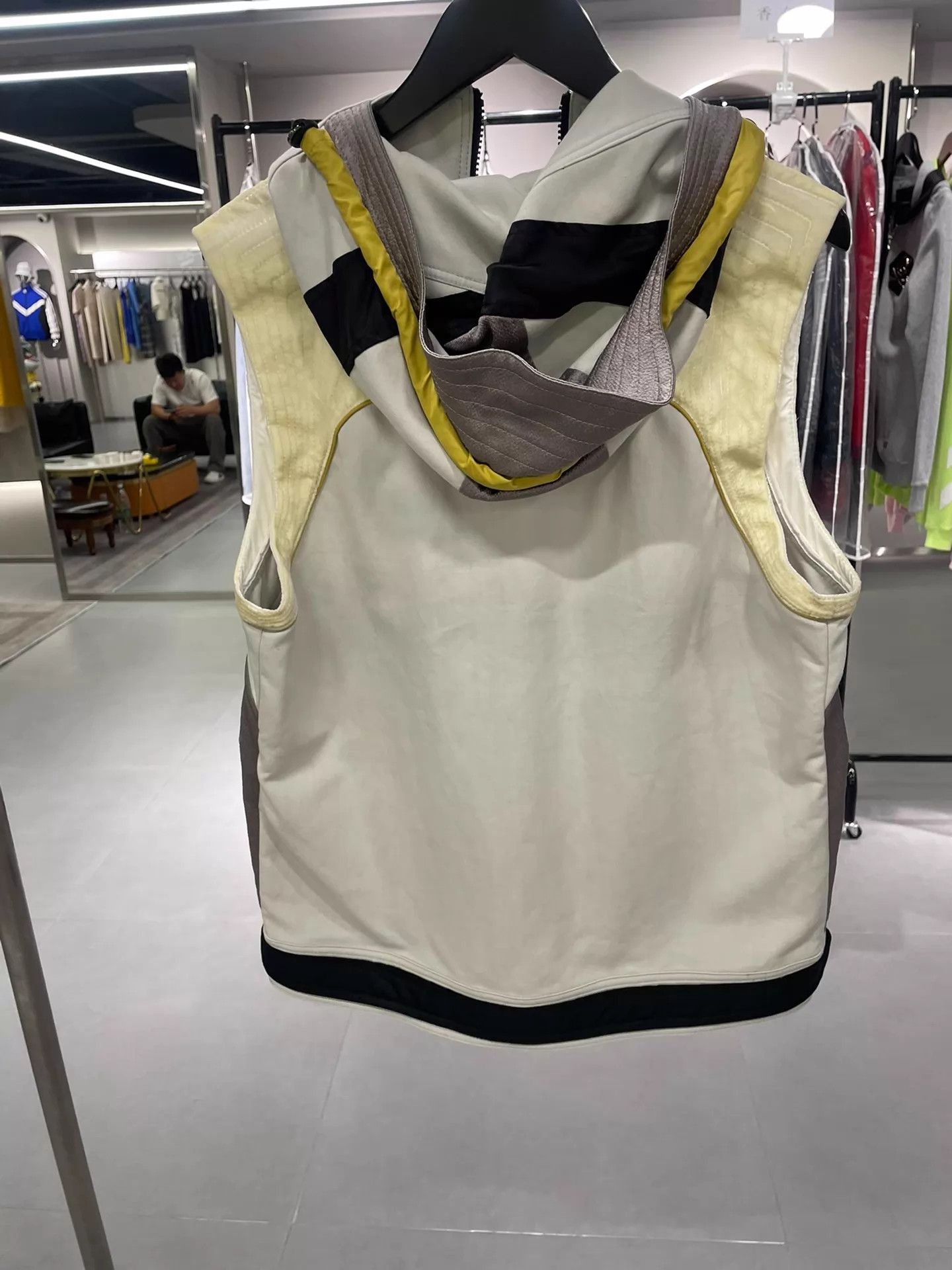 Valentino Valentino Hooded Vest Color Blocked 36 Like New Size XS / US 0-2 / IT 36-38 - 2 Thumbnail
