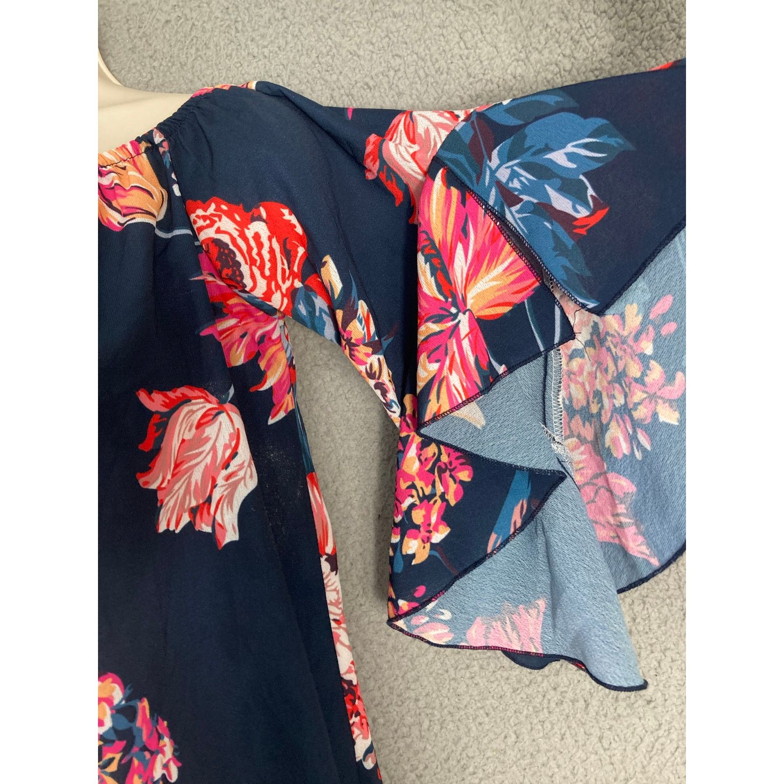 Other Women's Off Shoulder Floral Bell Sleeve Blouse Size S Size S / US 4 / IT 40 - 5 Thumbnail