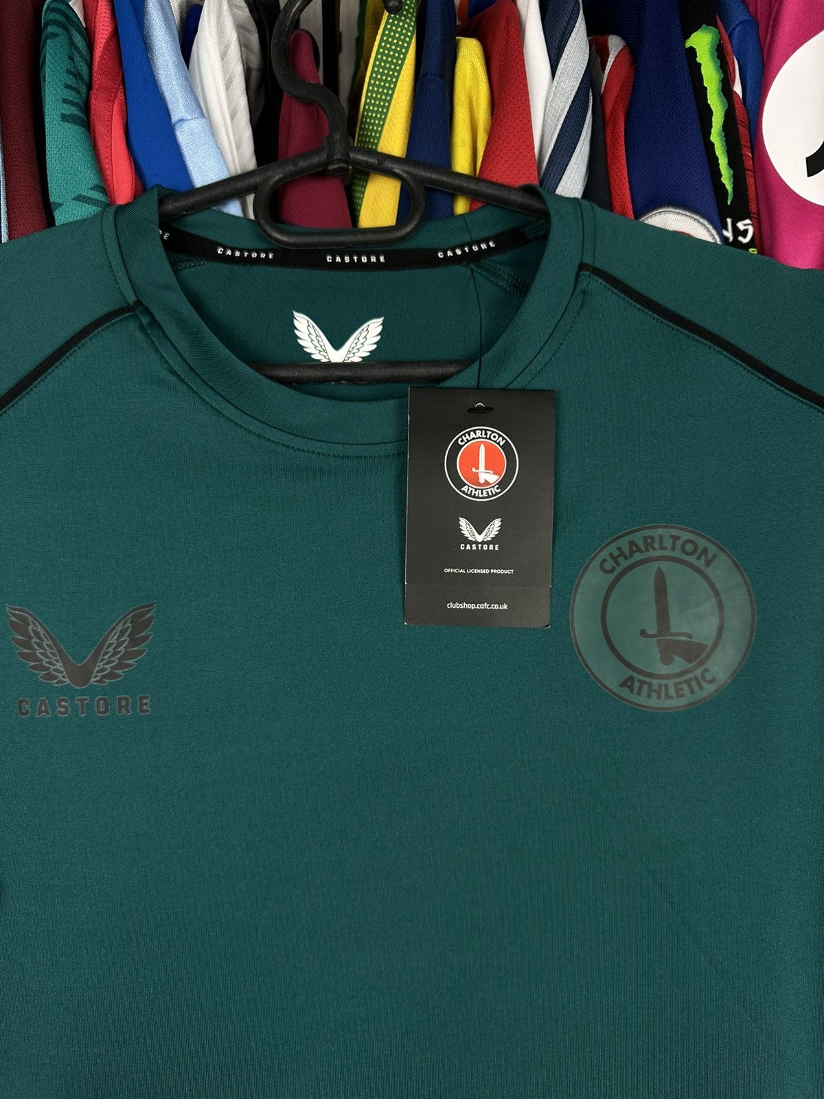 Castore Castore Charlton Athletic Training Football Shirt 2022/23 Size US S / EU 44-46 / 1 - 3 Thumbnail